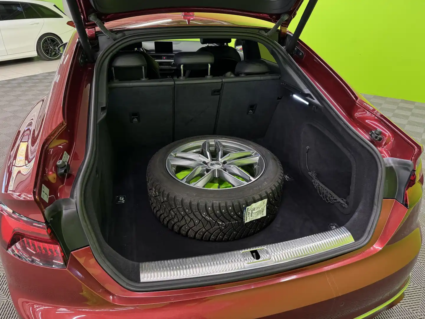 car-image