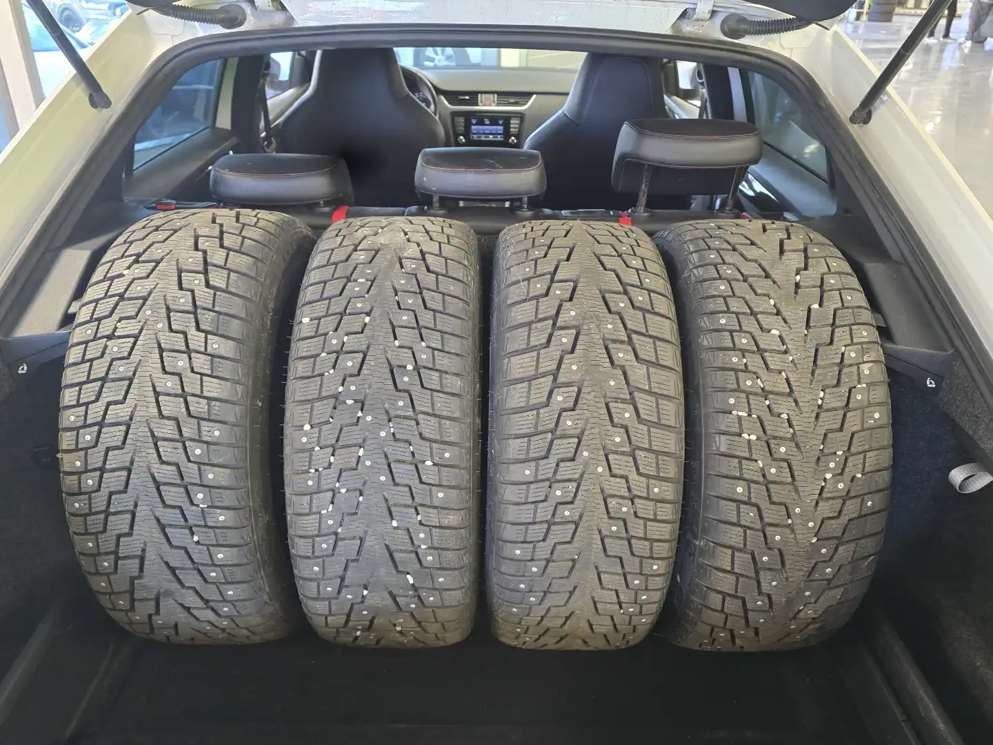 car-image