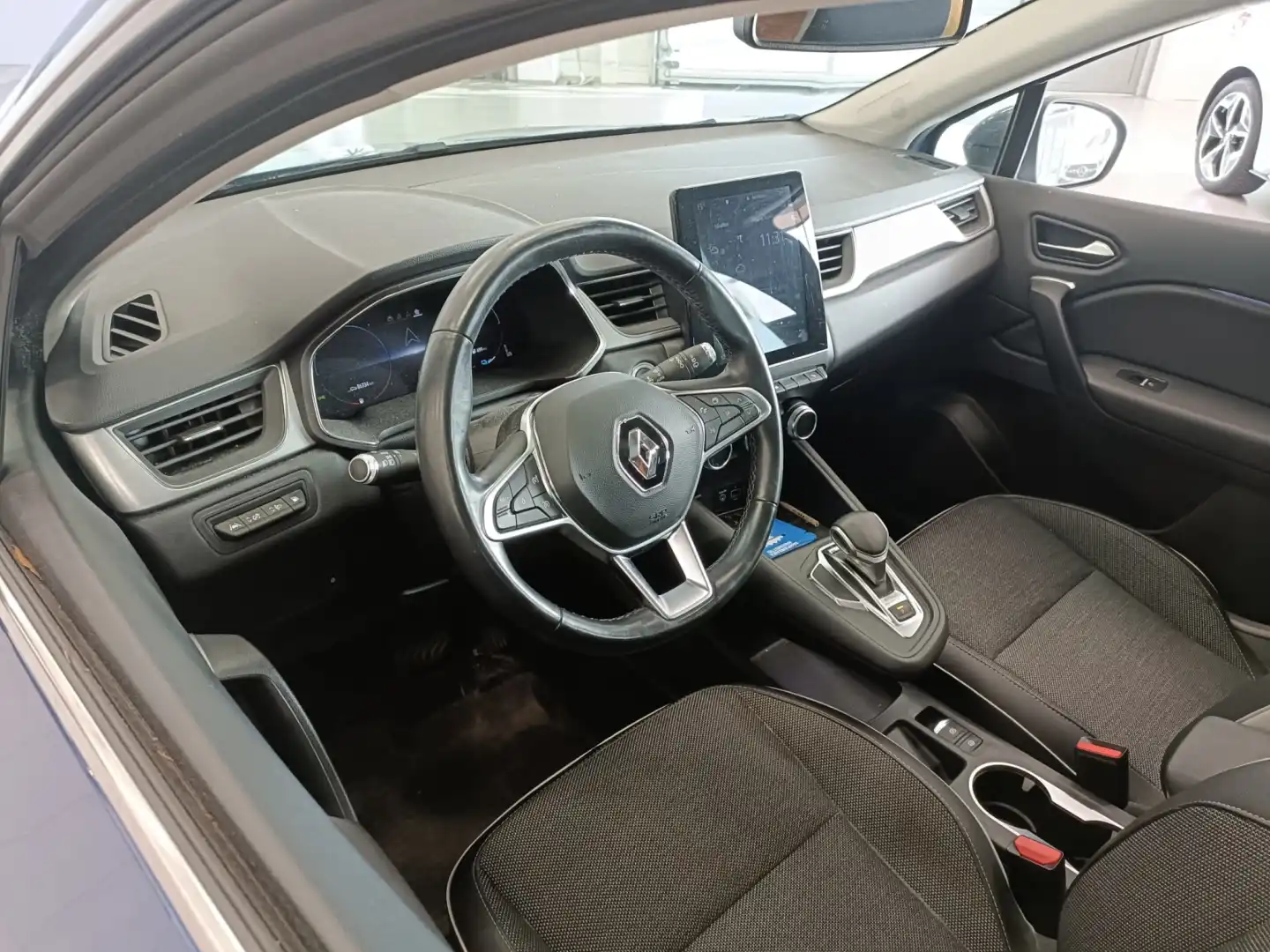 car-image