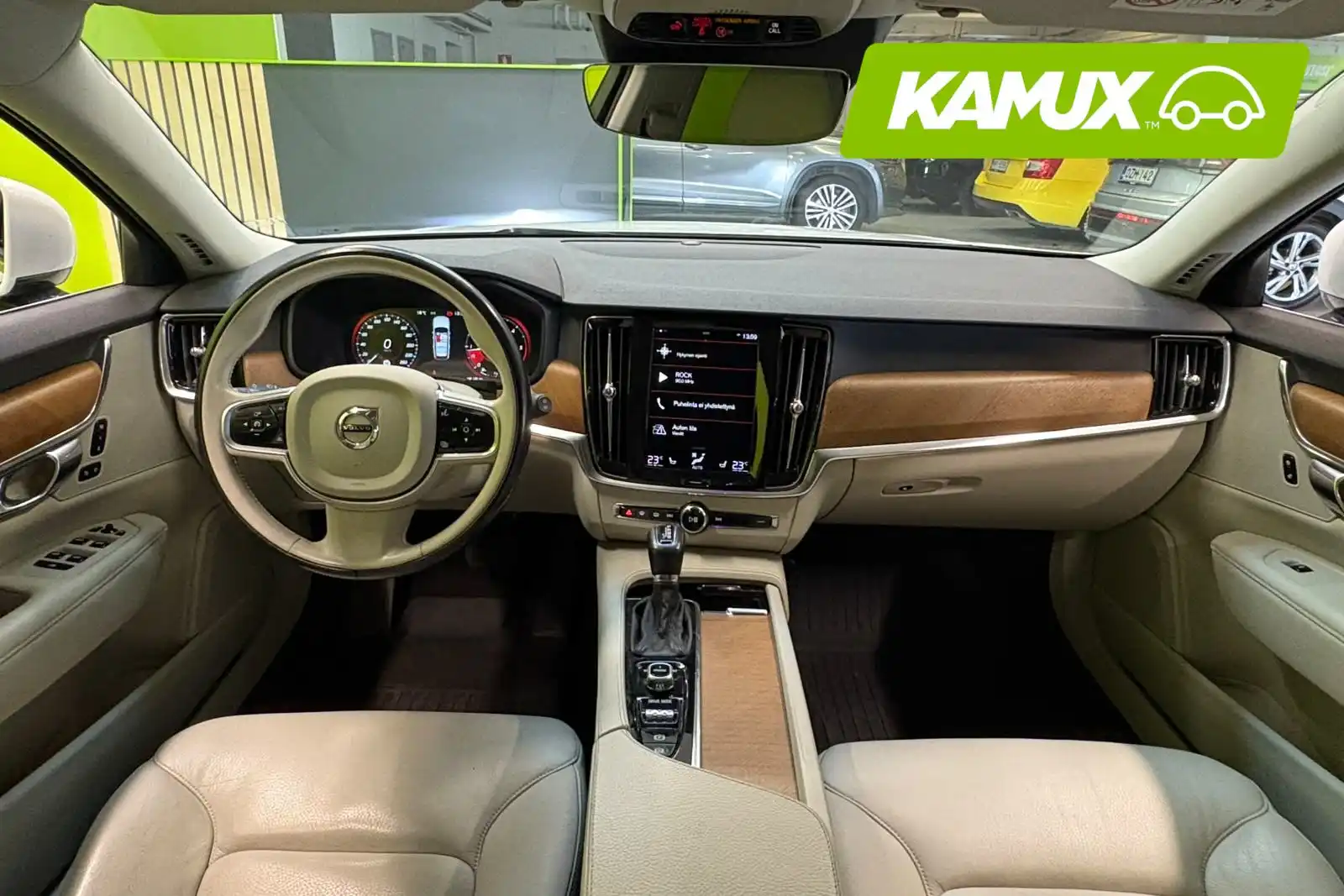 car-image