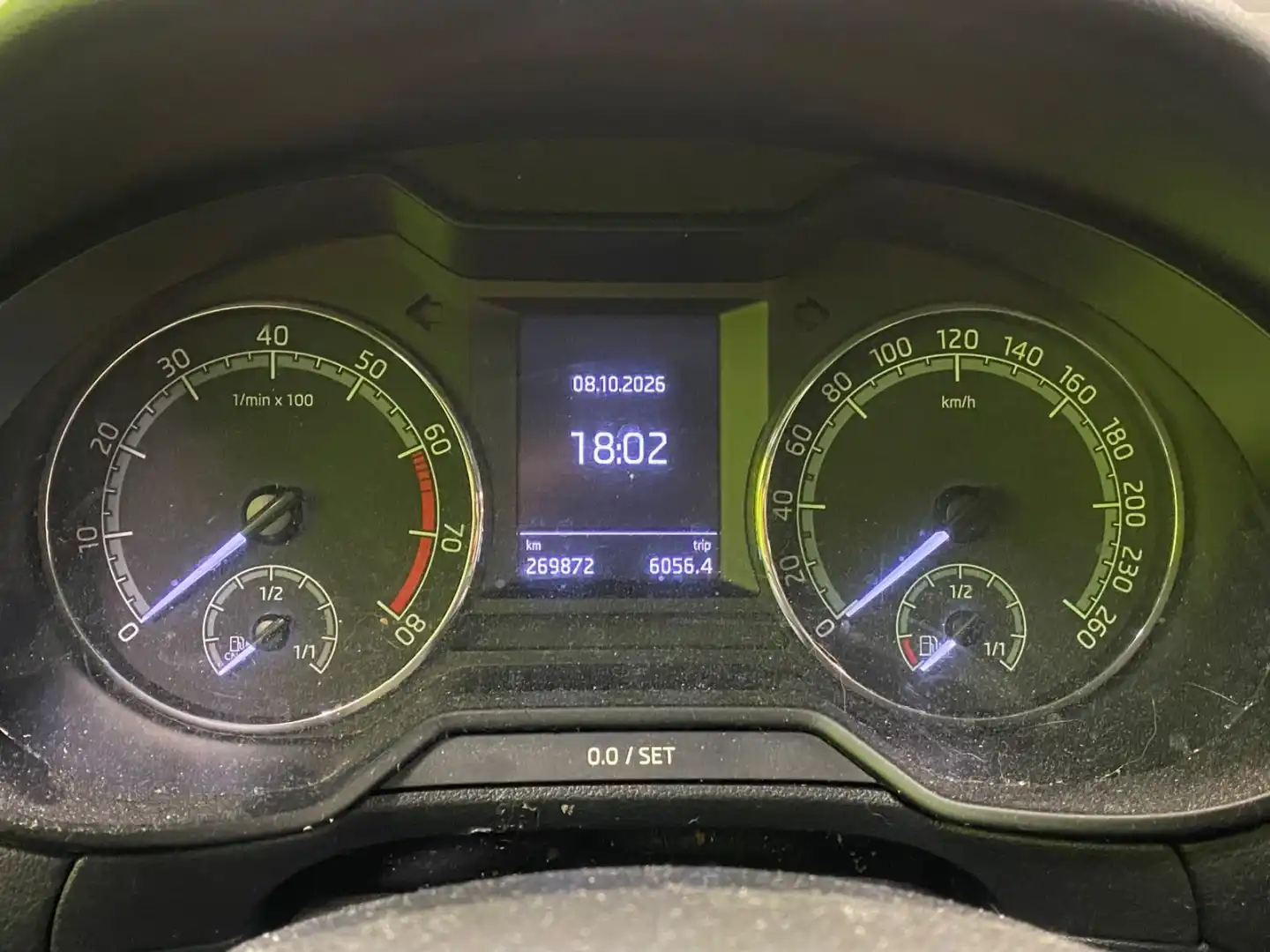 car-image