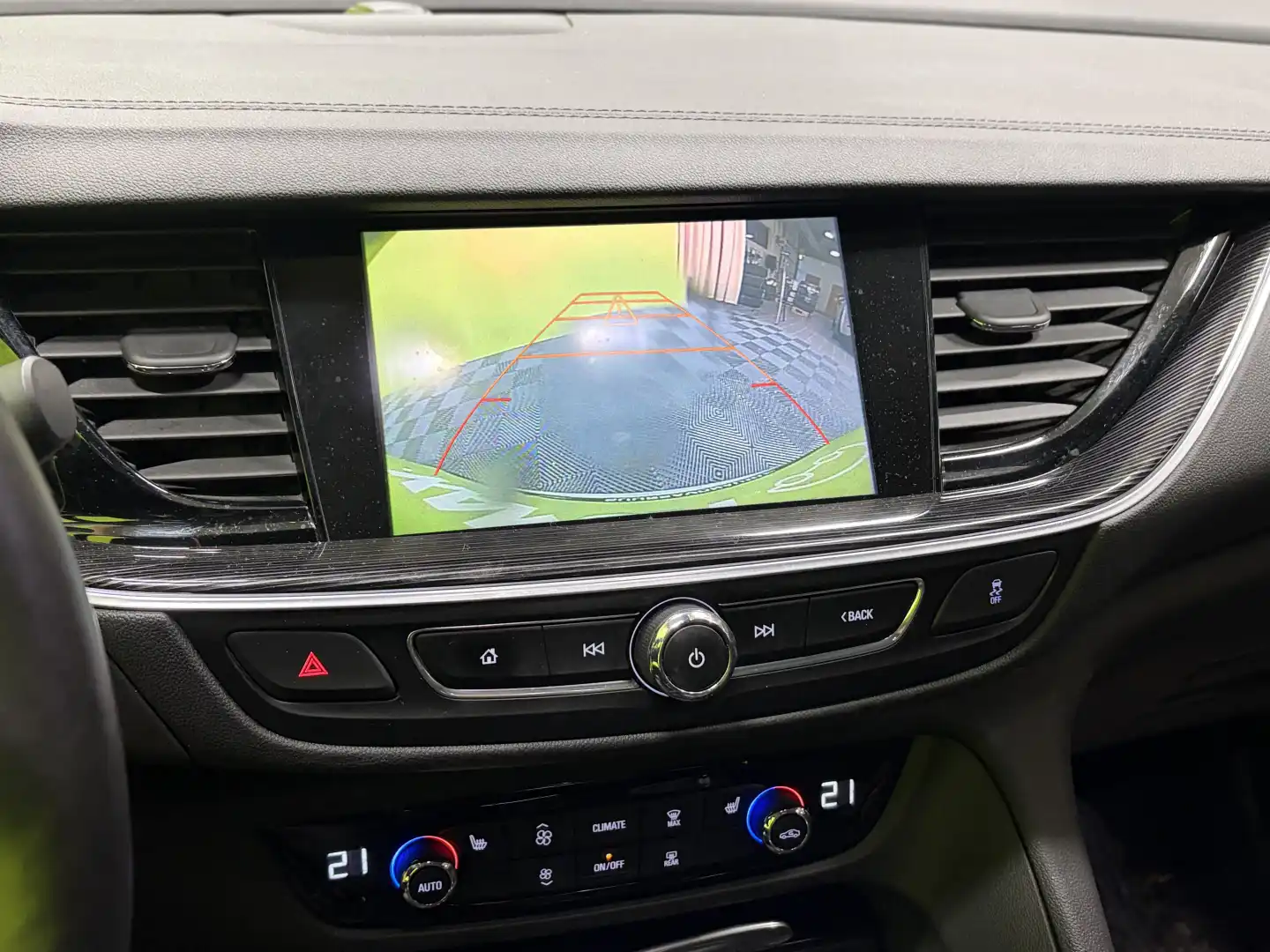 car-image