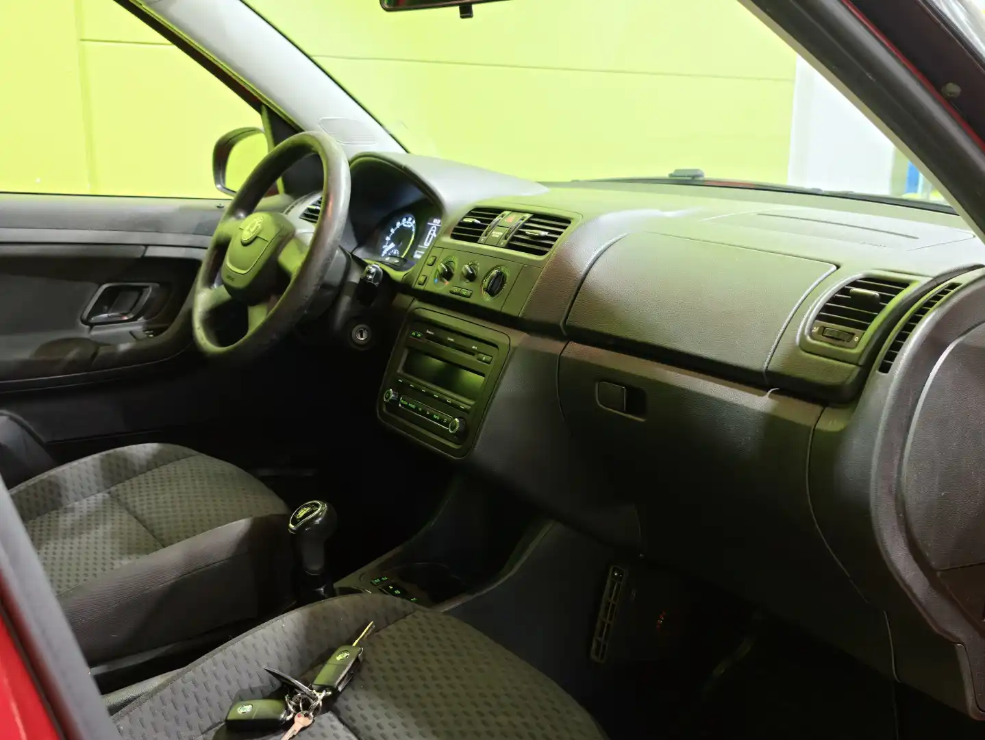 car-image