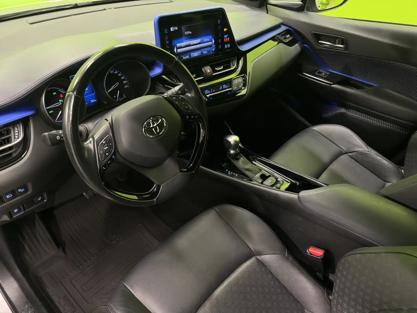 car-image