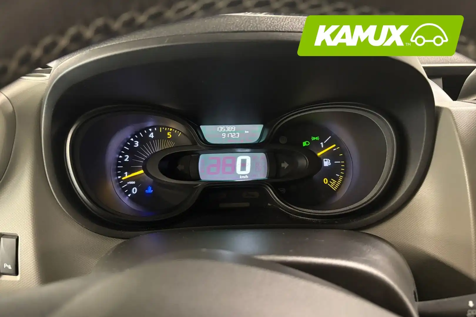 car-image