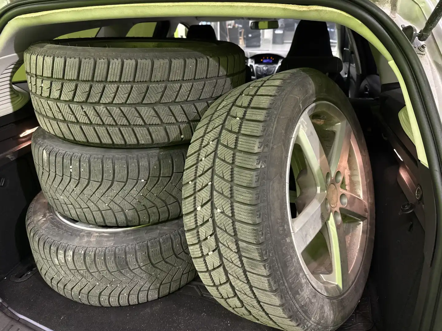 car-image