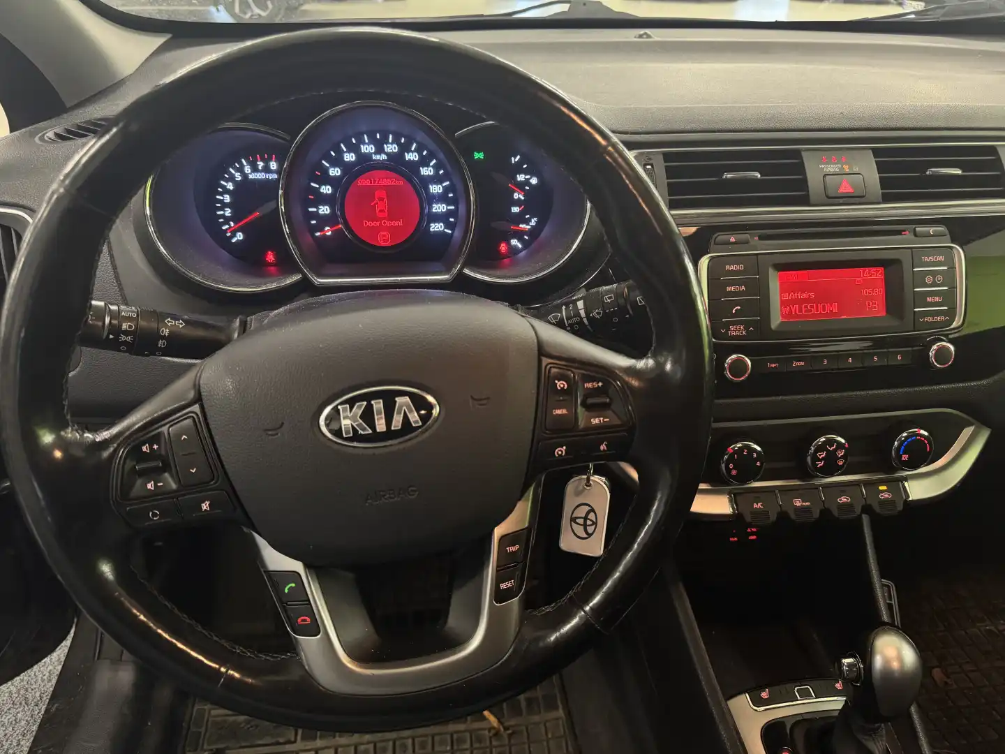 car-image