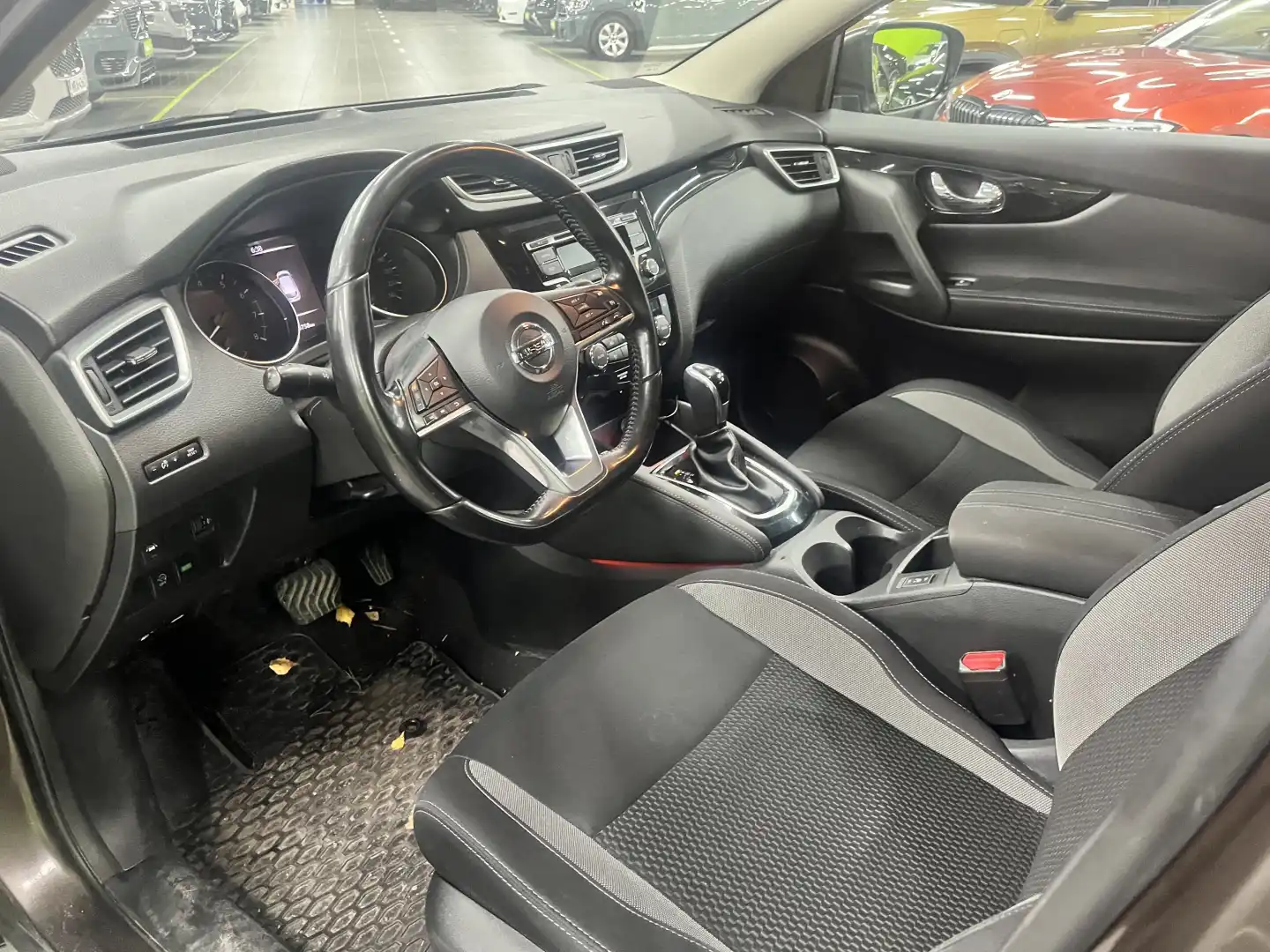 car-image
