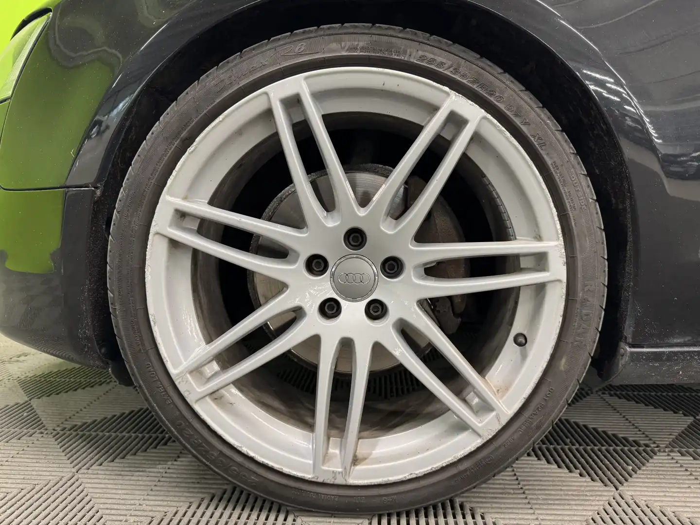 car-image