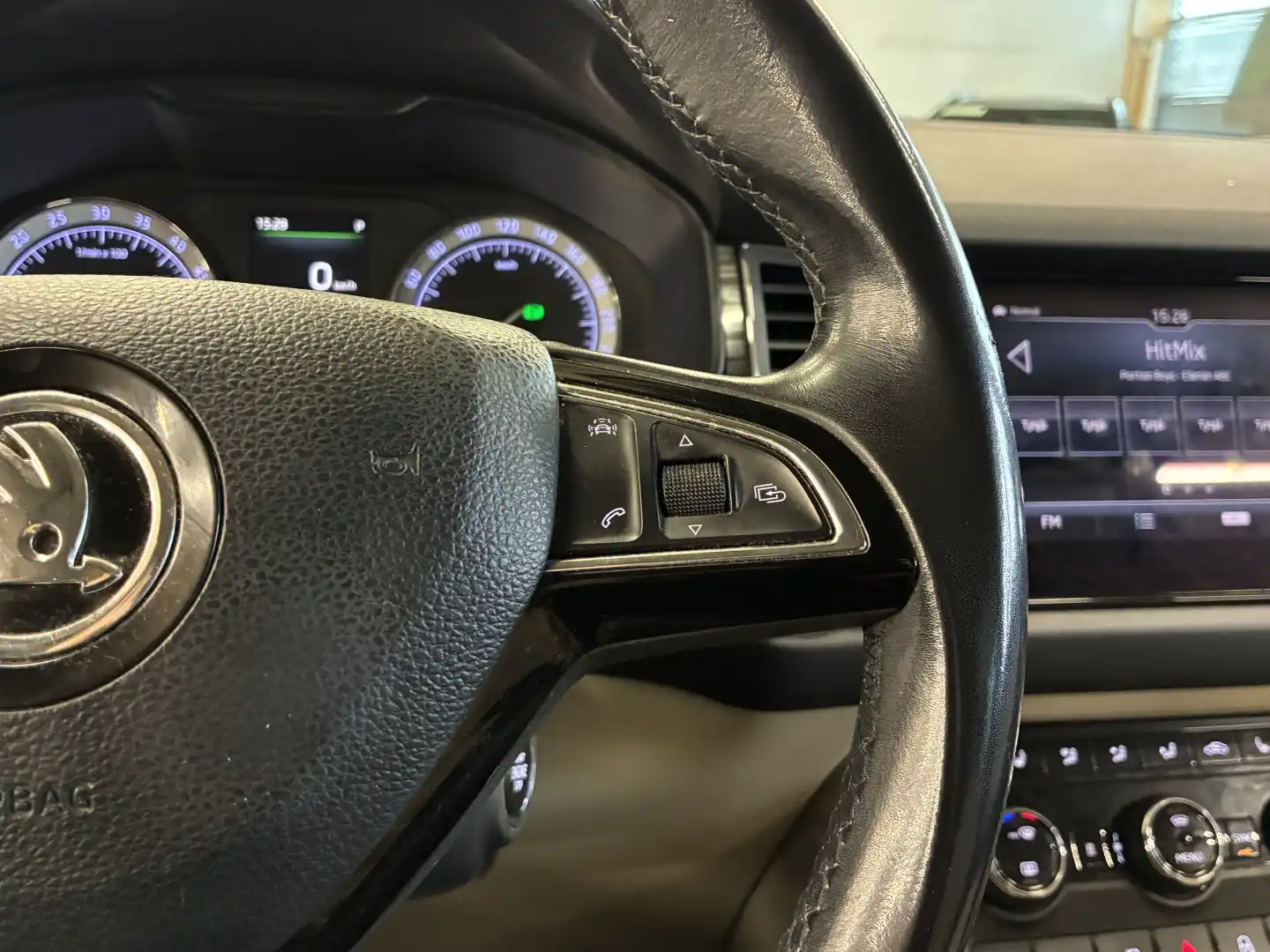 car-image