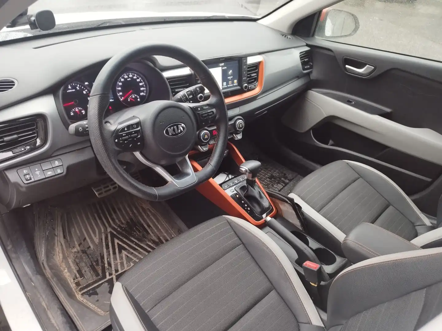 car-image
