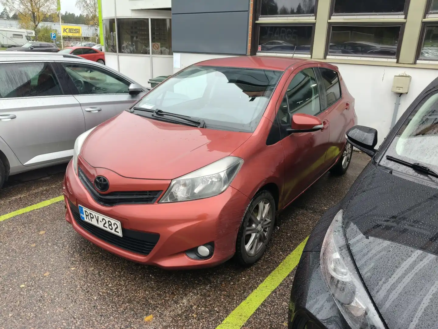 car-image