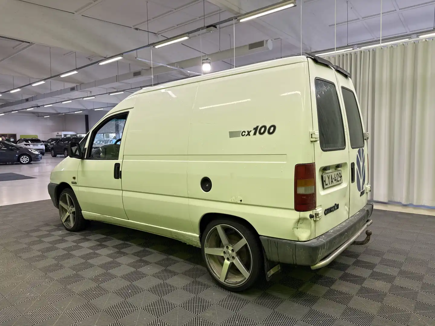 car-image