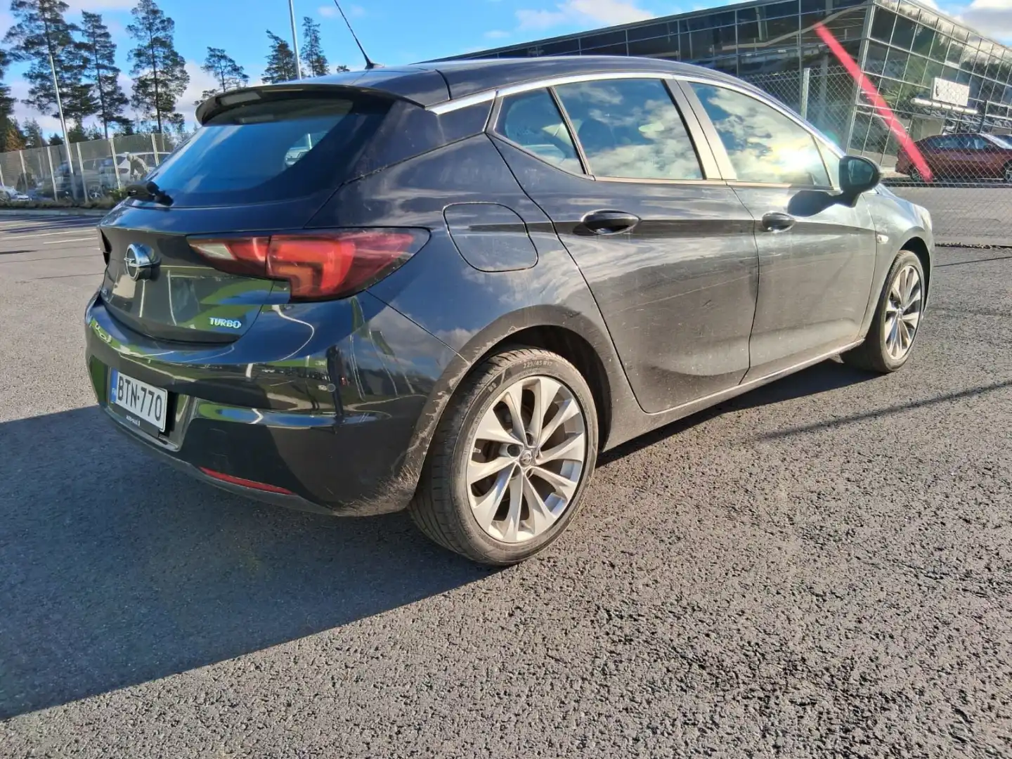 car-image