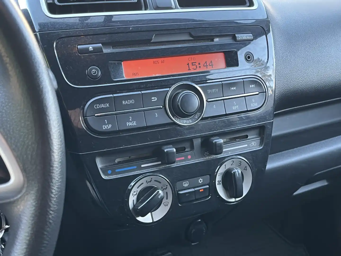 car-image