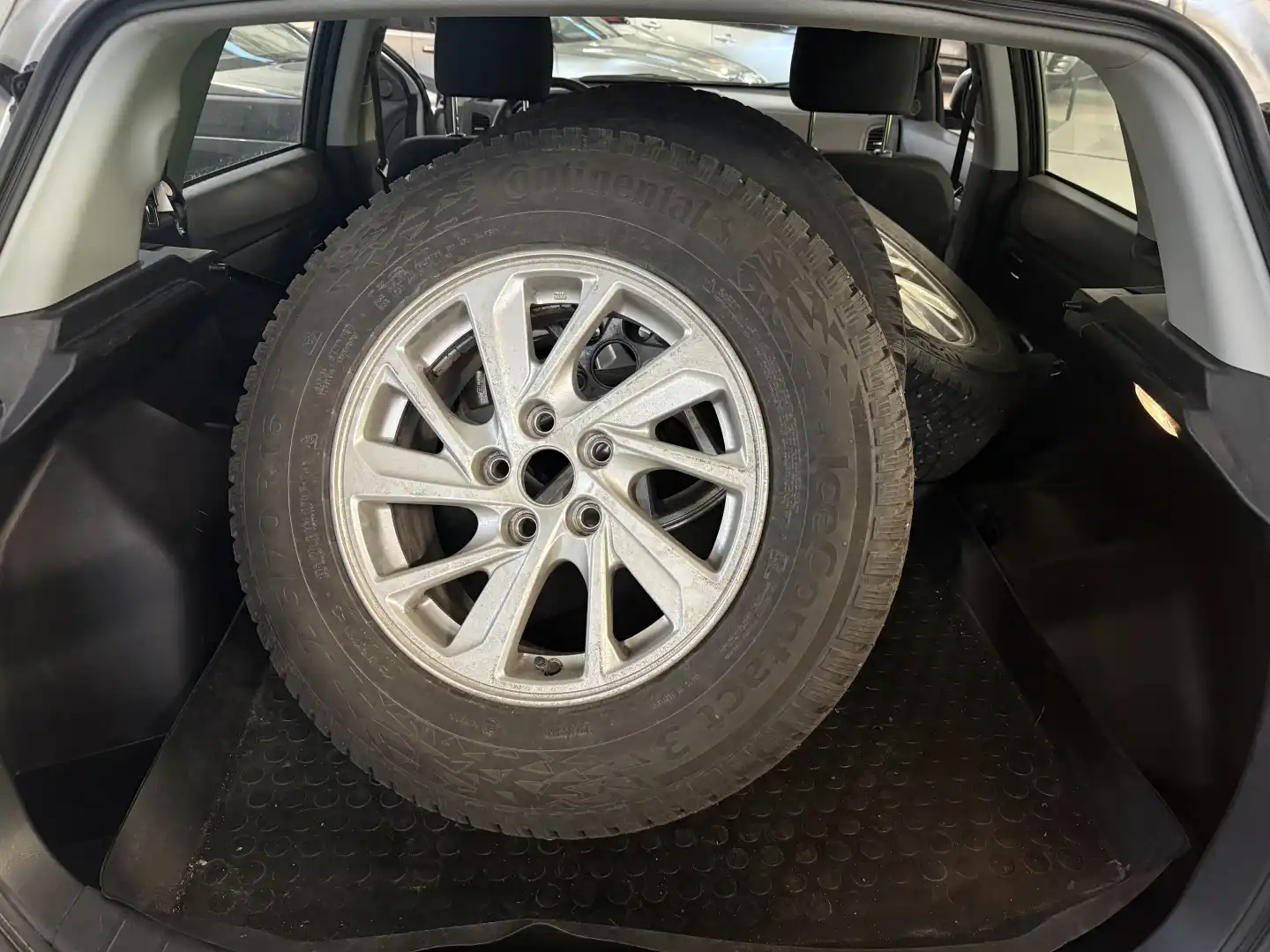 car-image