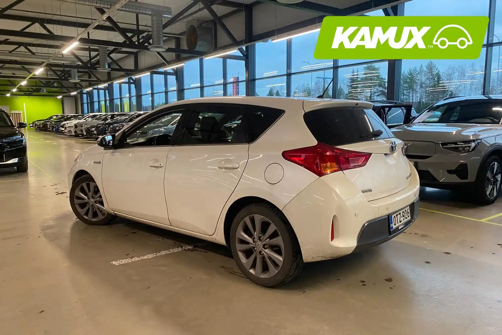 car-image