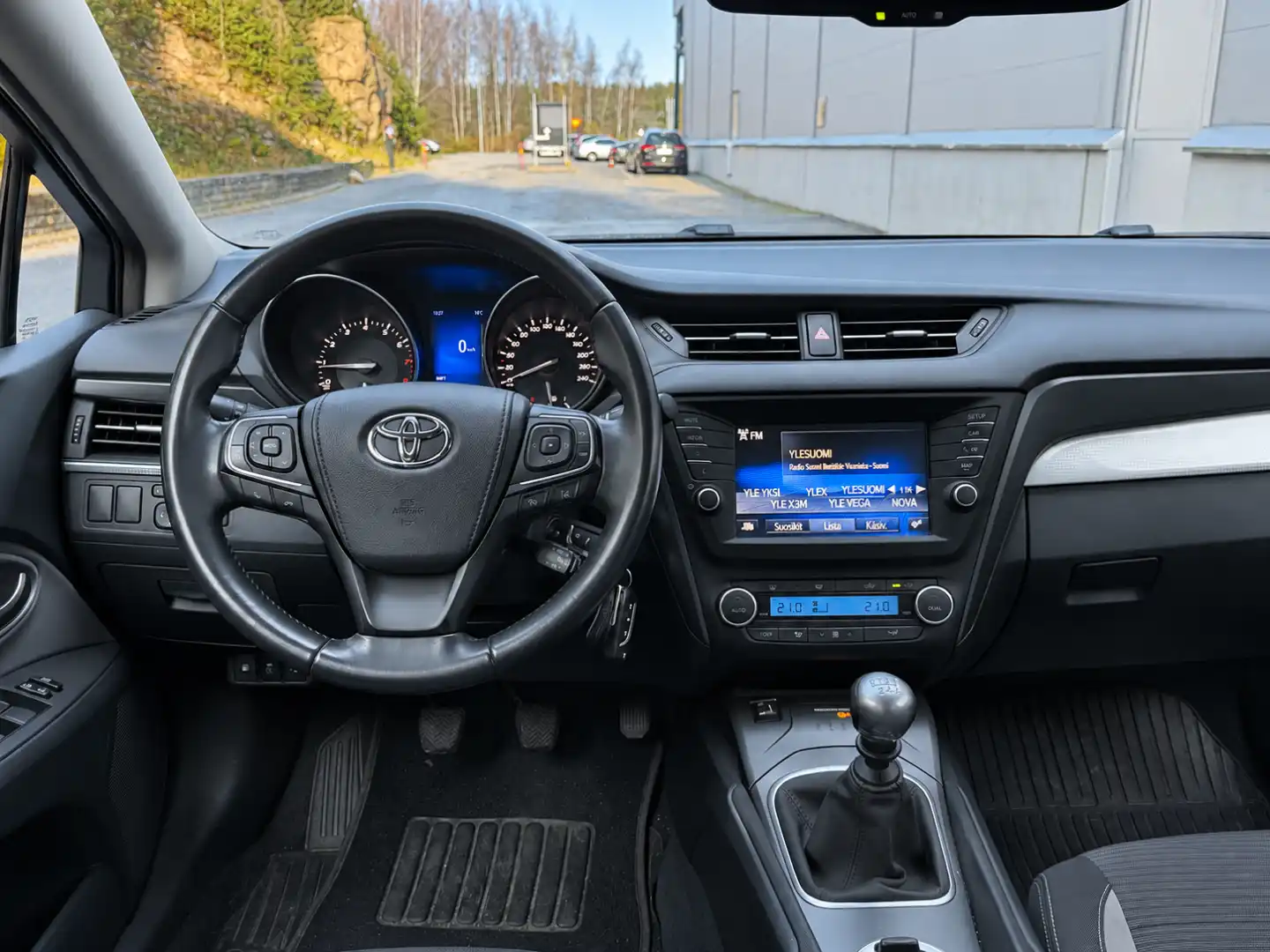 car-image