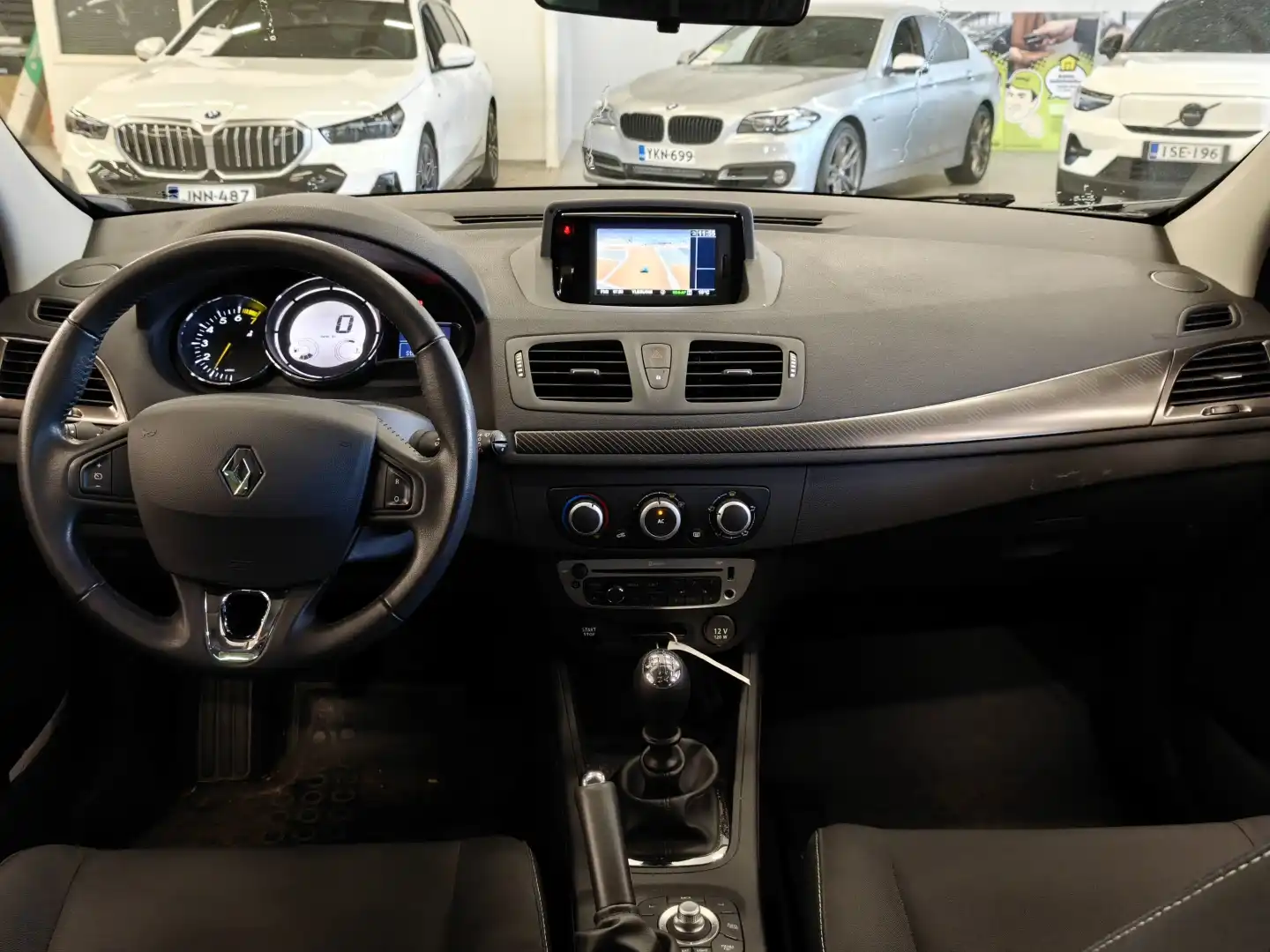 car-image
