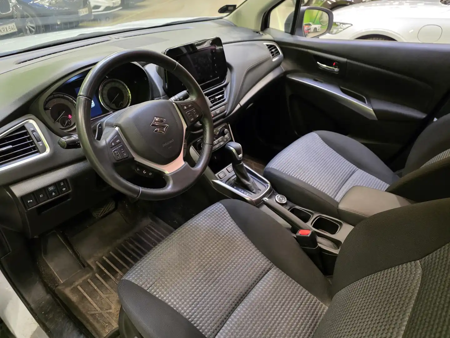 car-image