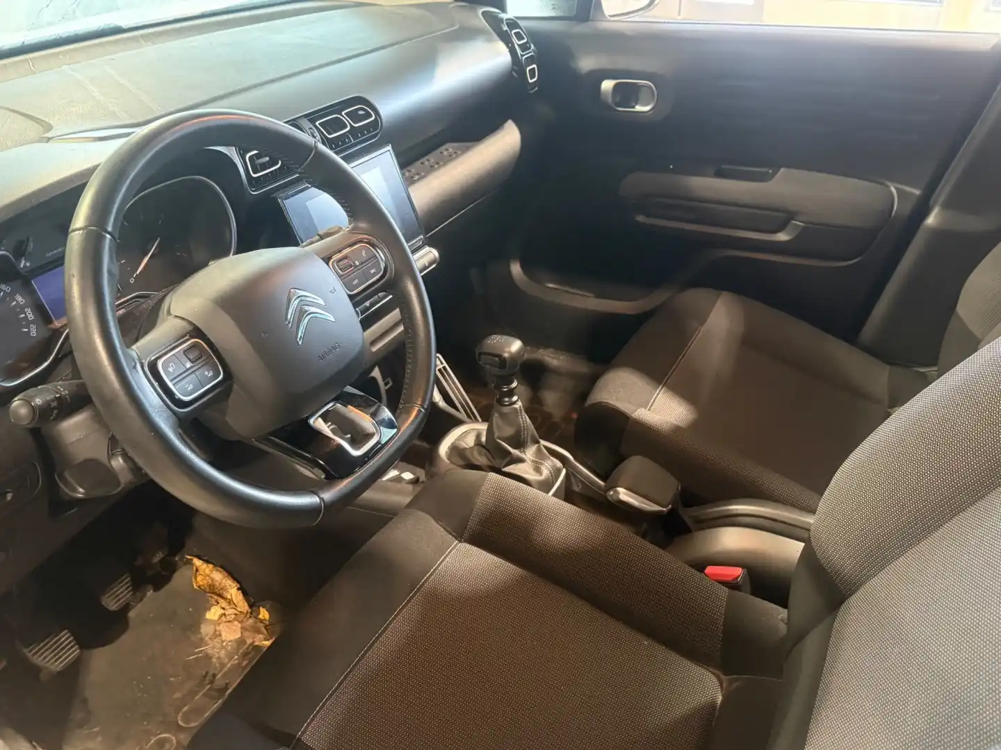 car-image