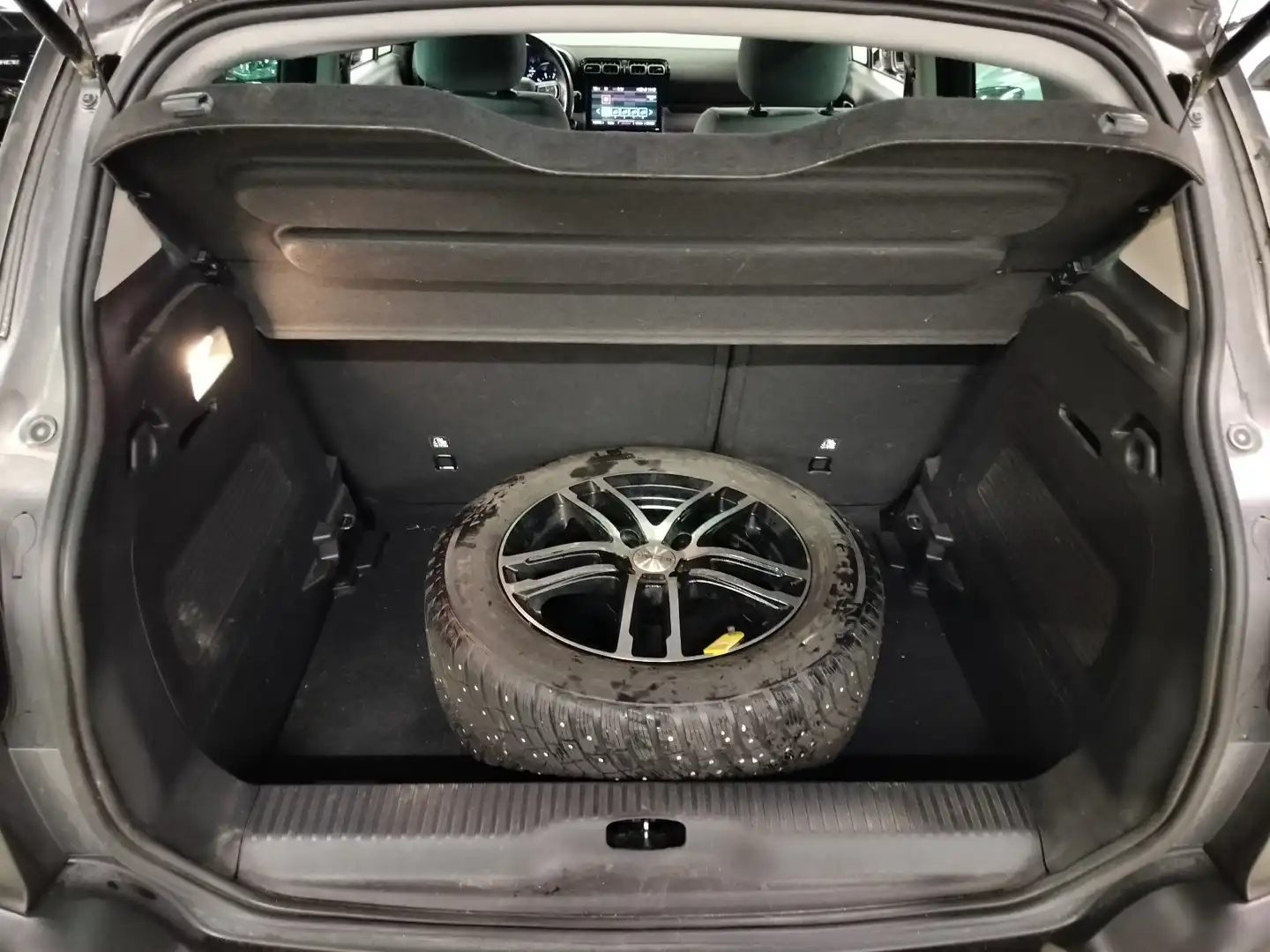 car-image