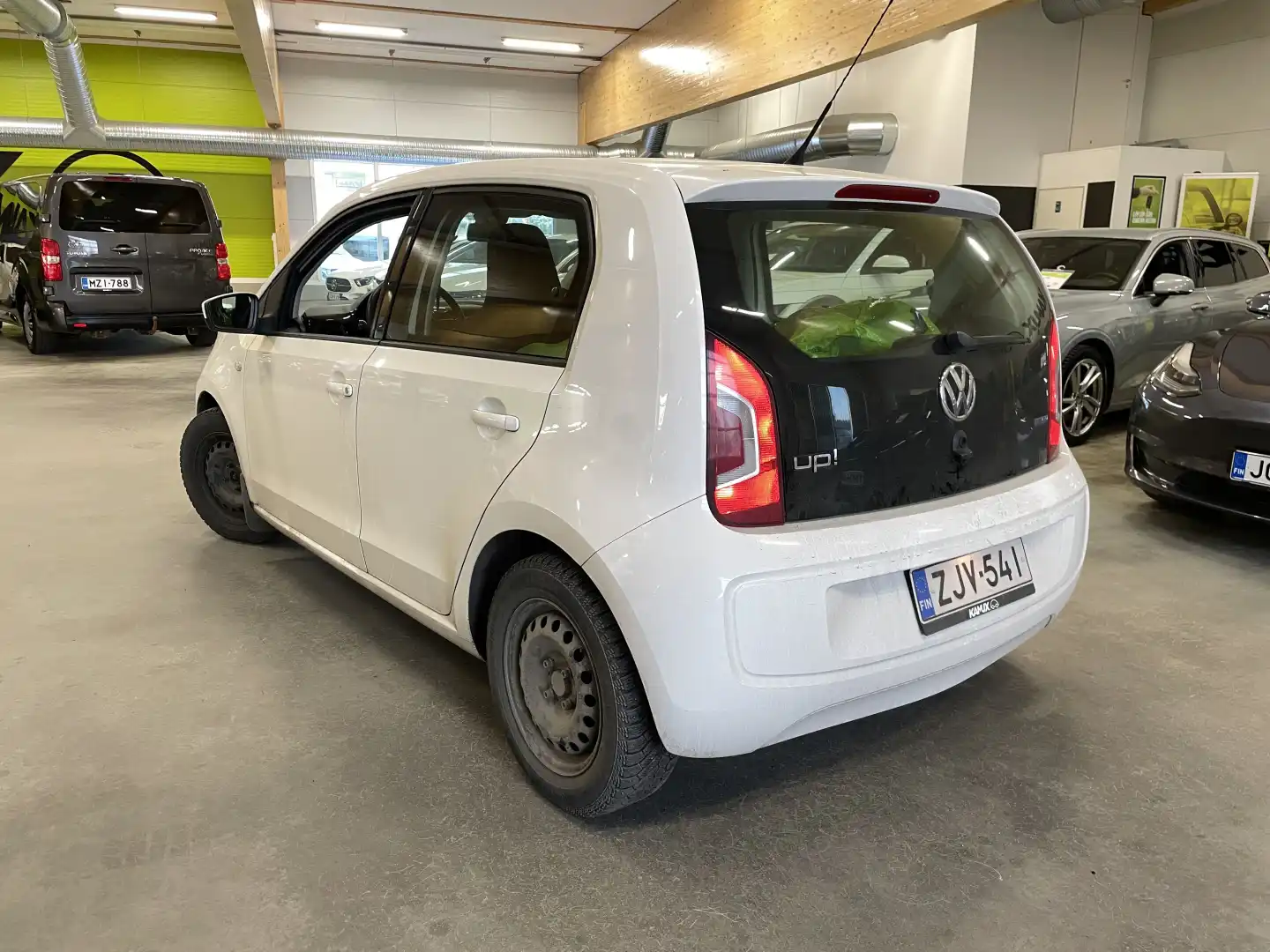 car-image