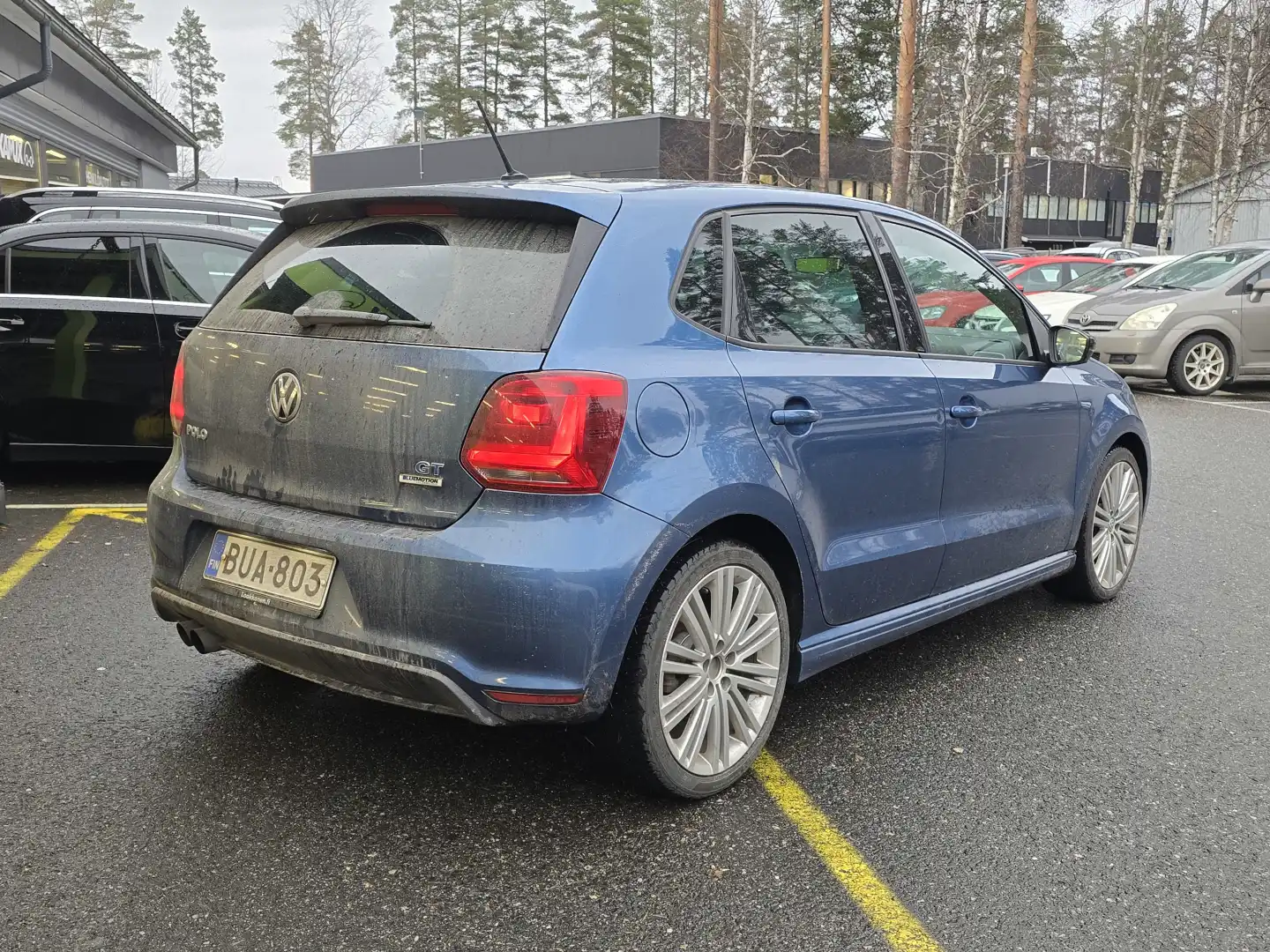 car-image