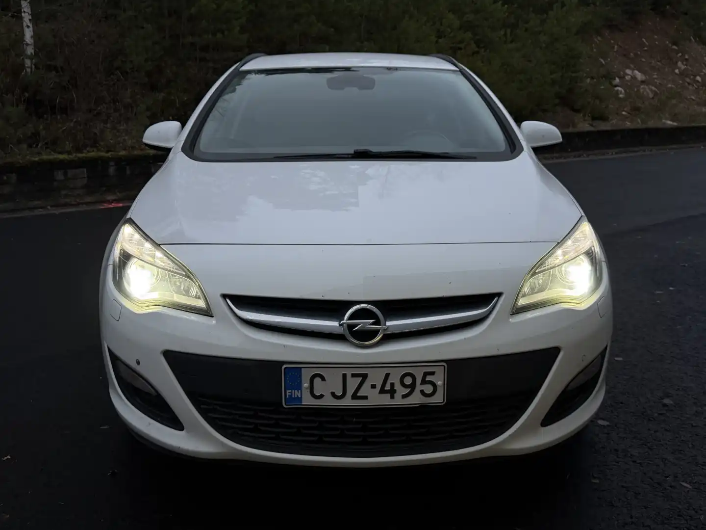 car-image