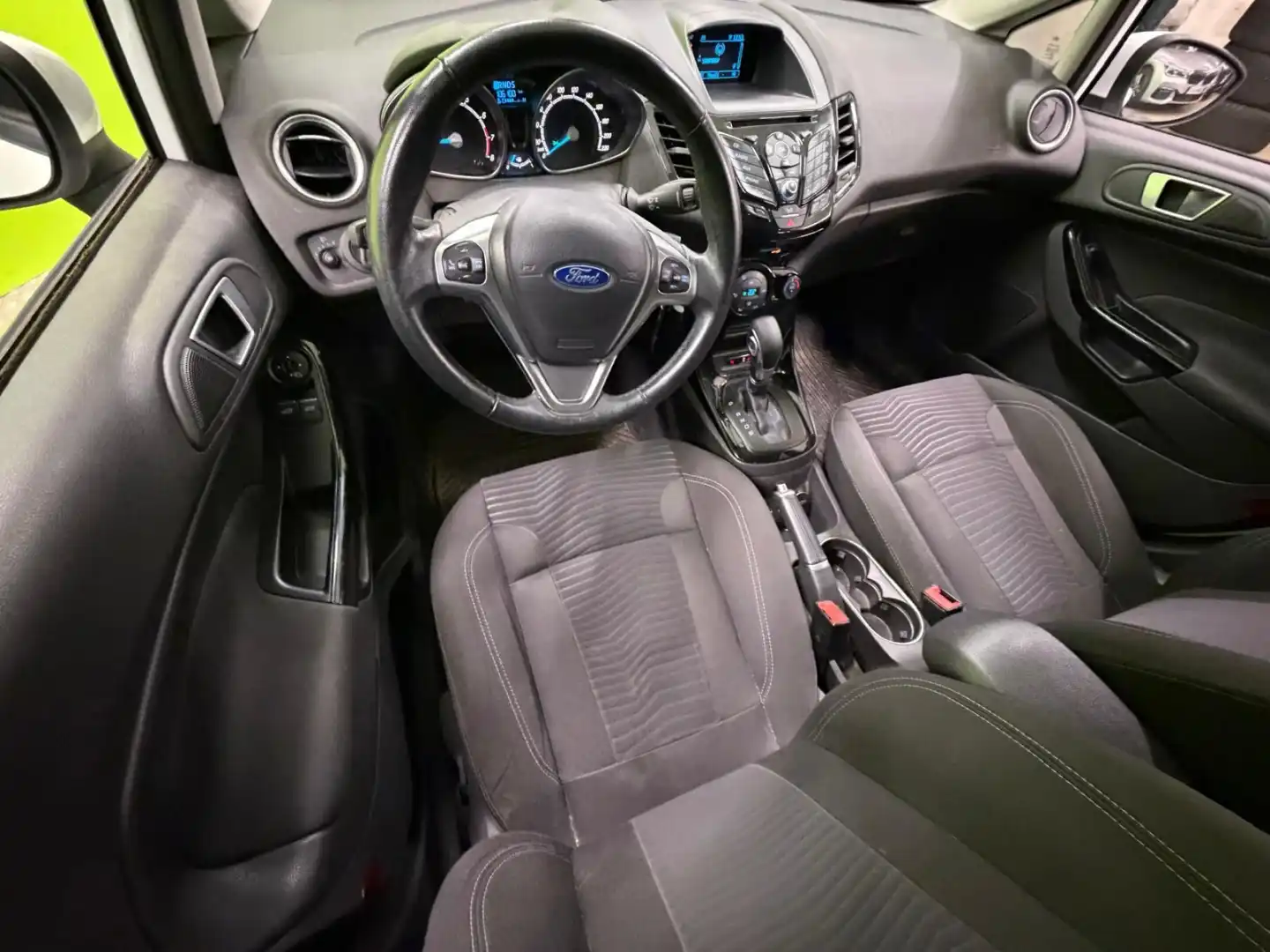 car-image