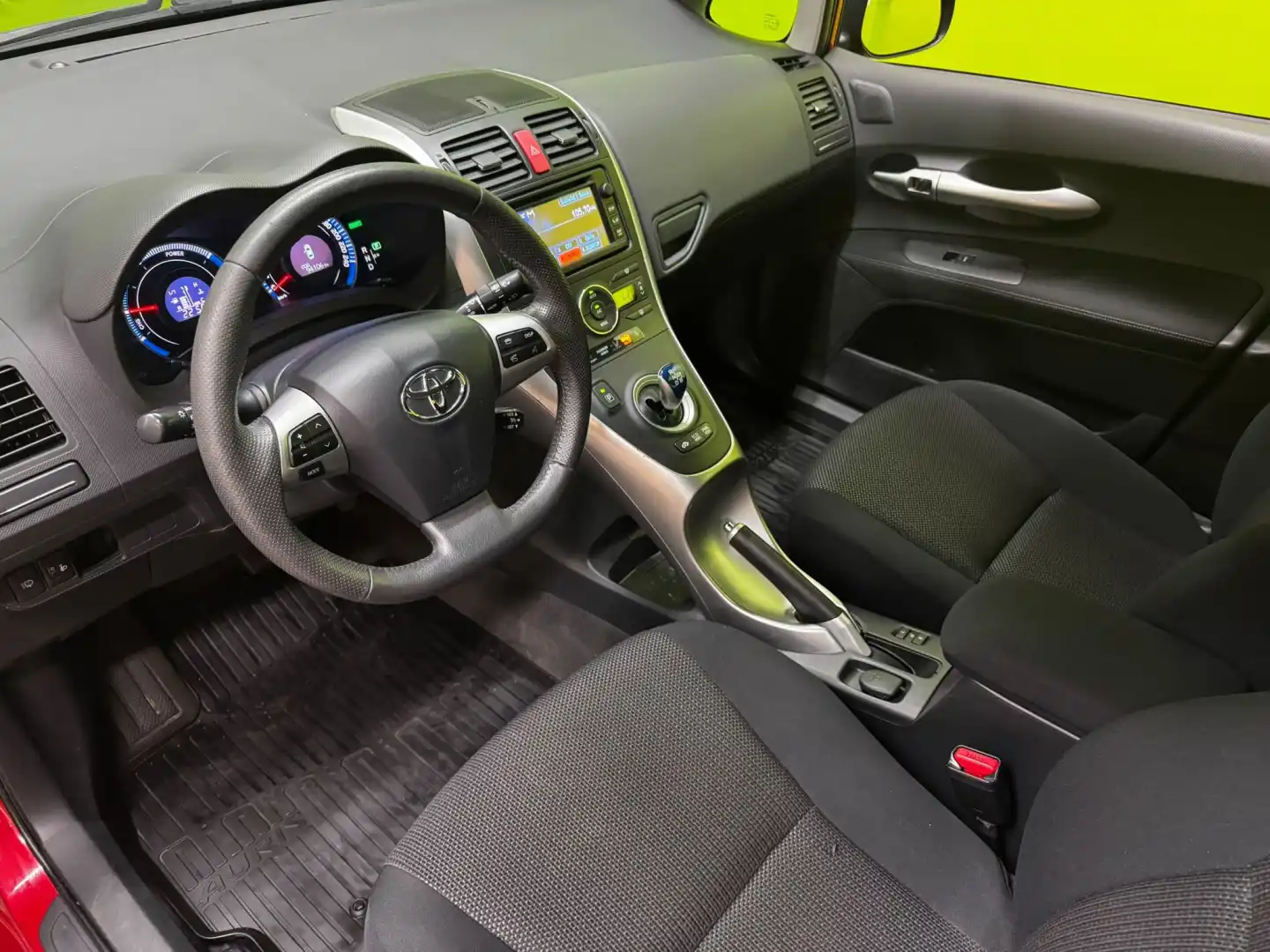 car-image