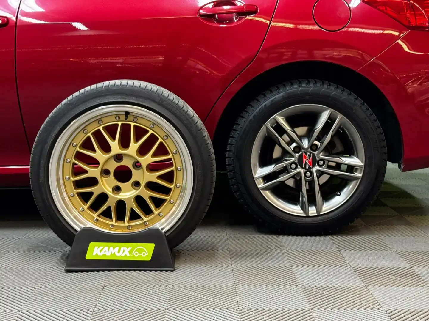car-image