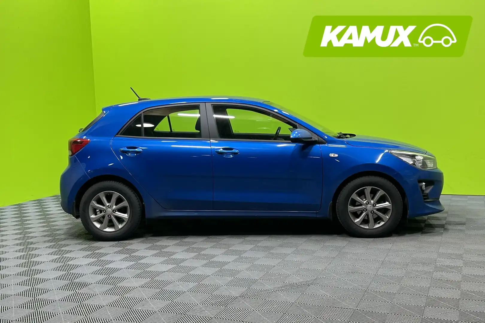 car-image