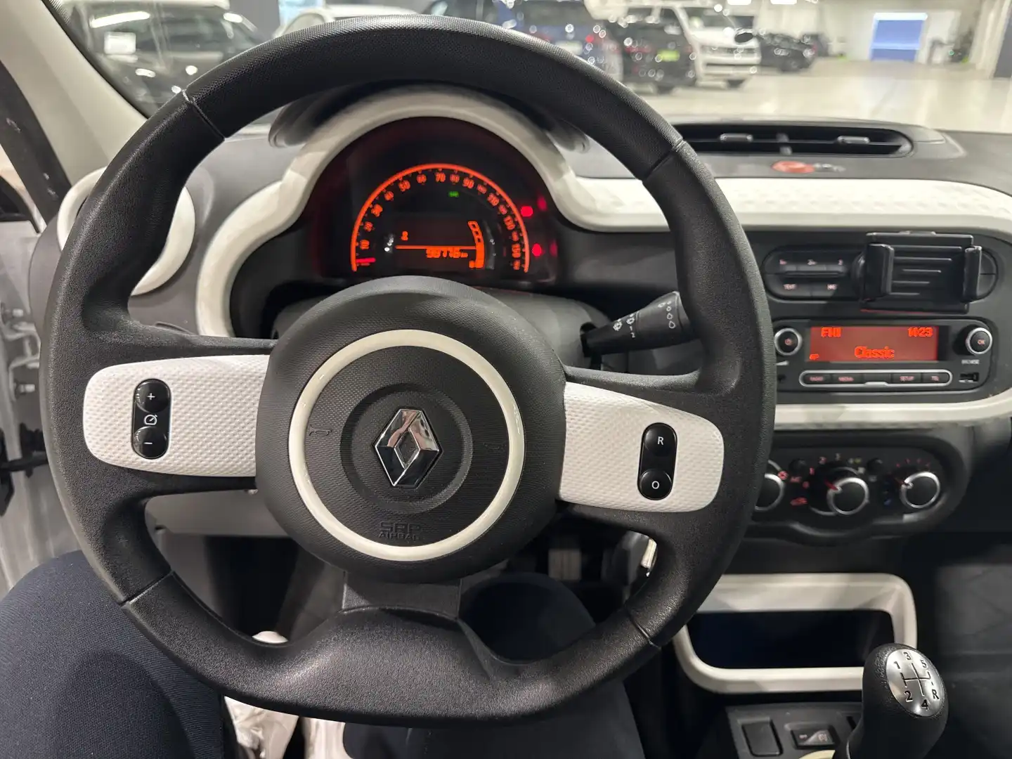 car-image