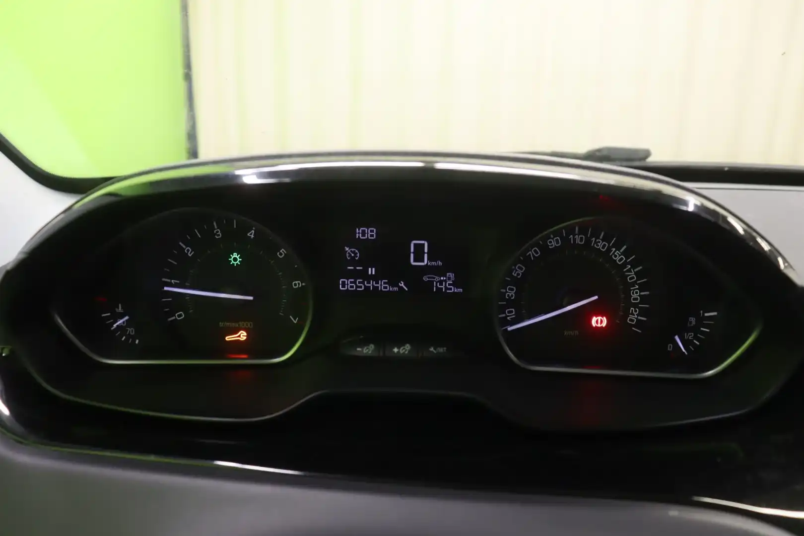 car-image