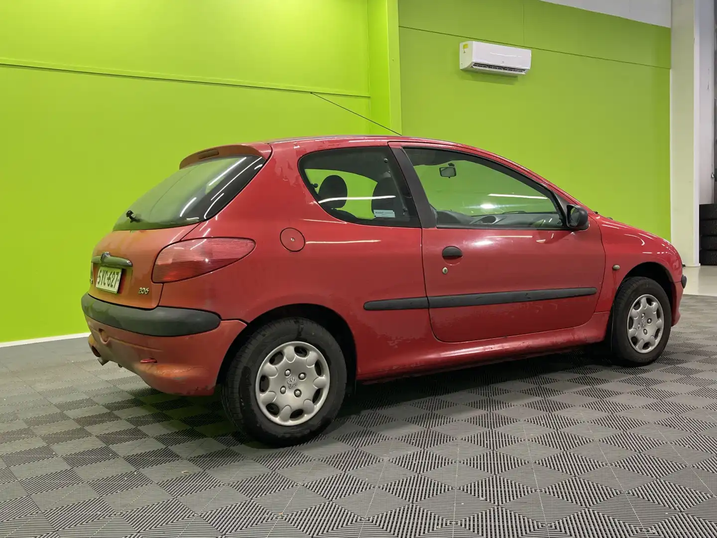 car-image