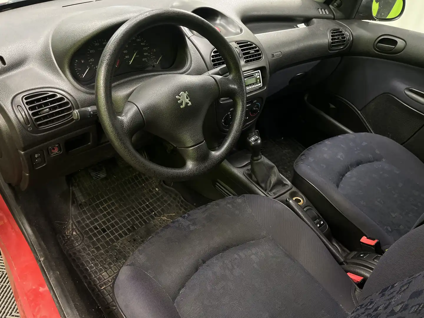 car-image