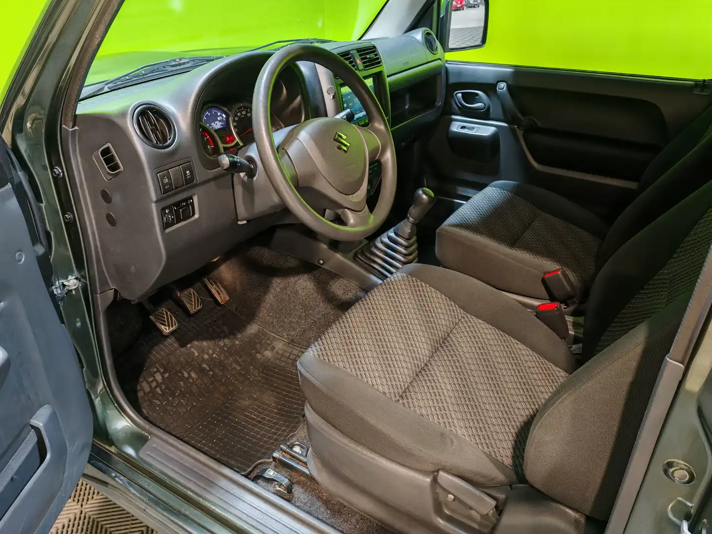 car-image