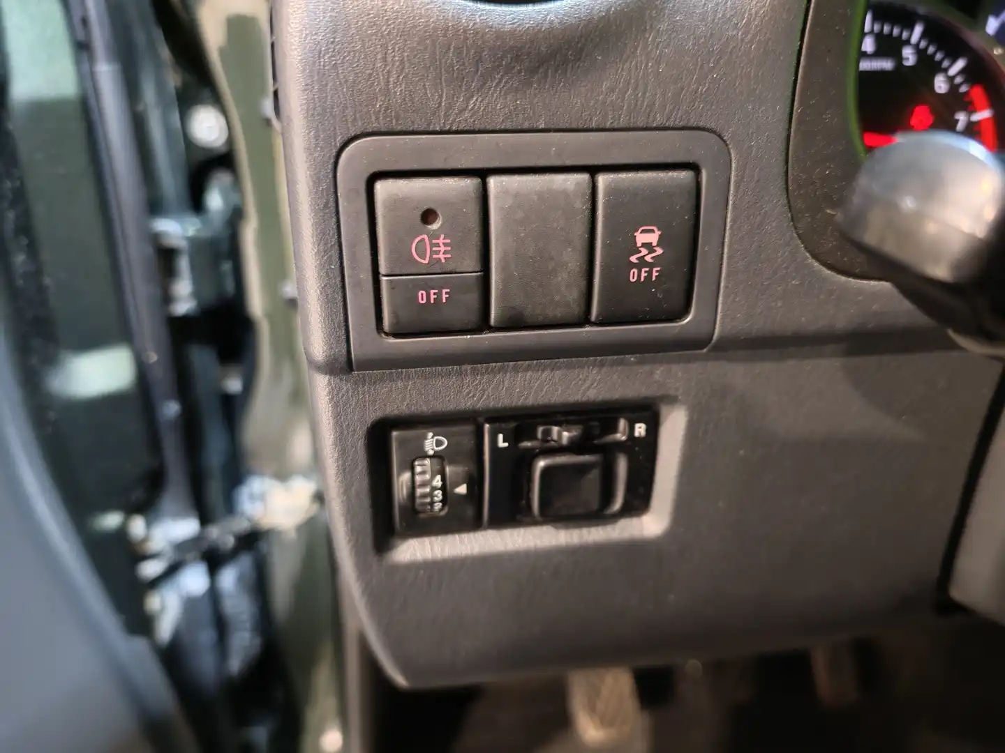car-image