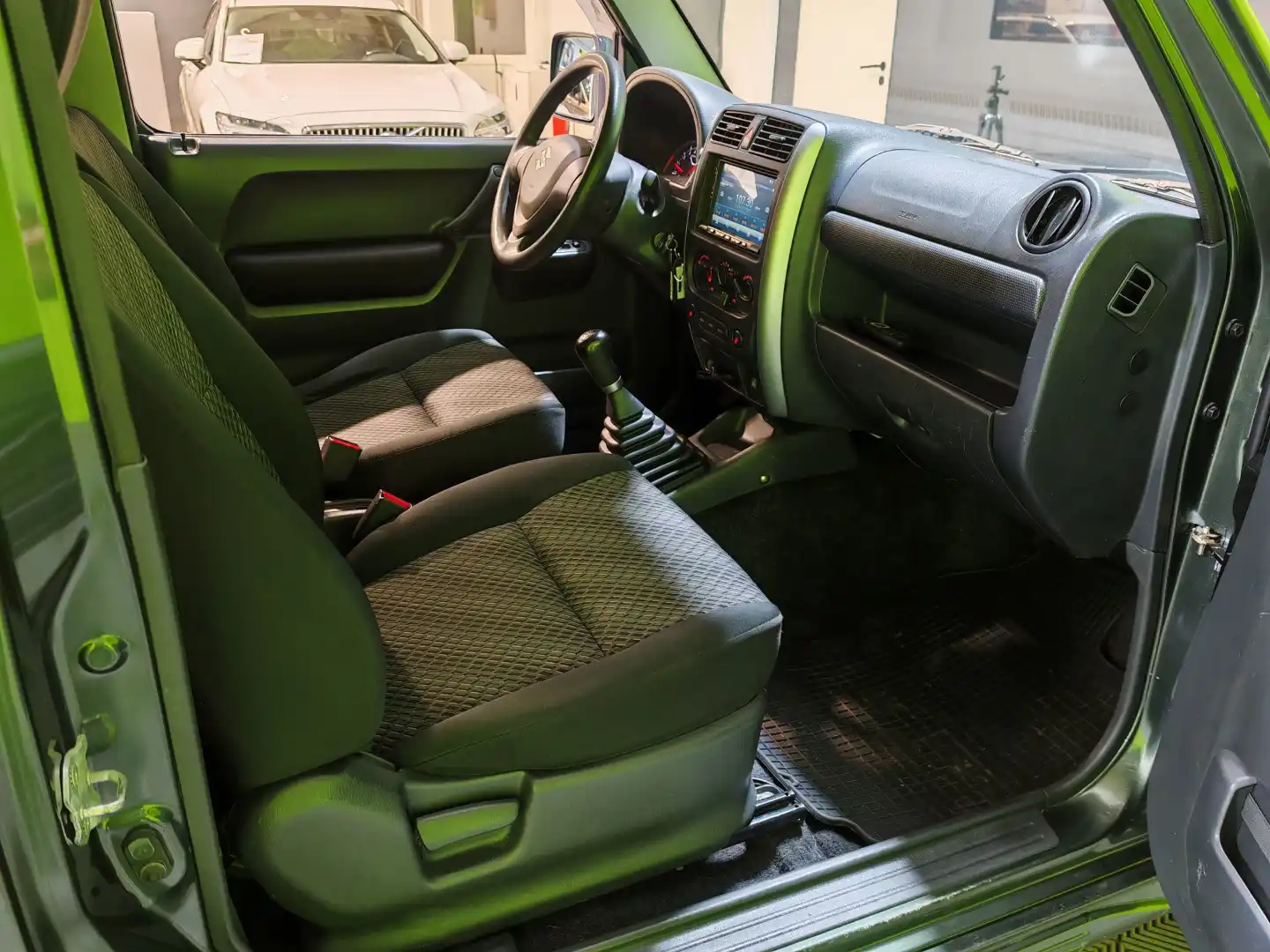 car-image