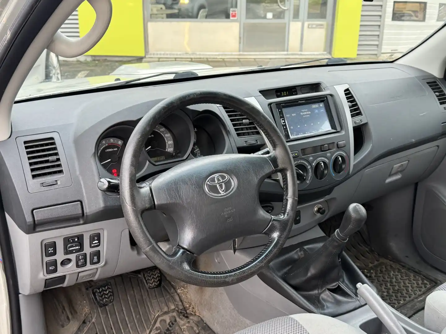 car-image