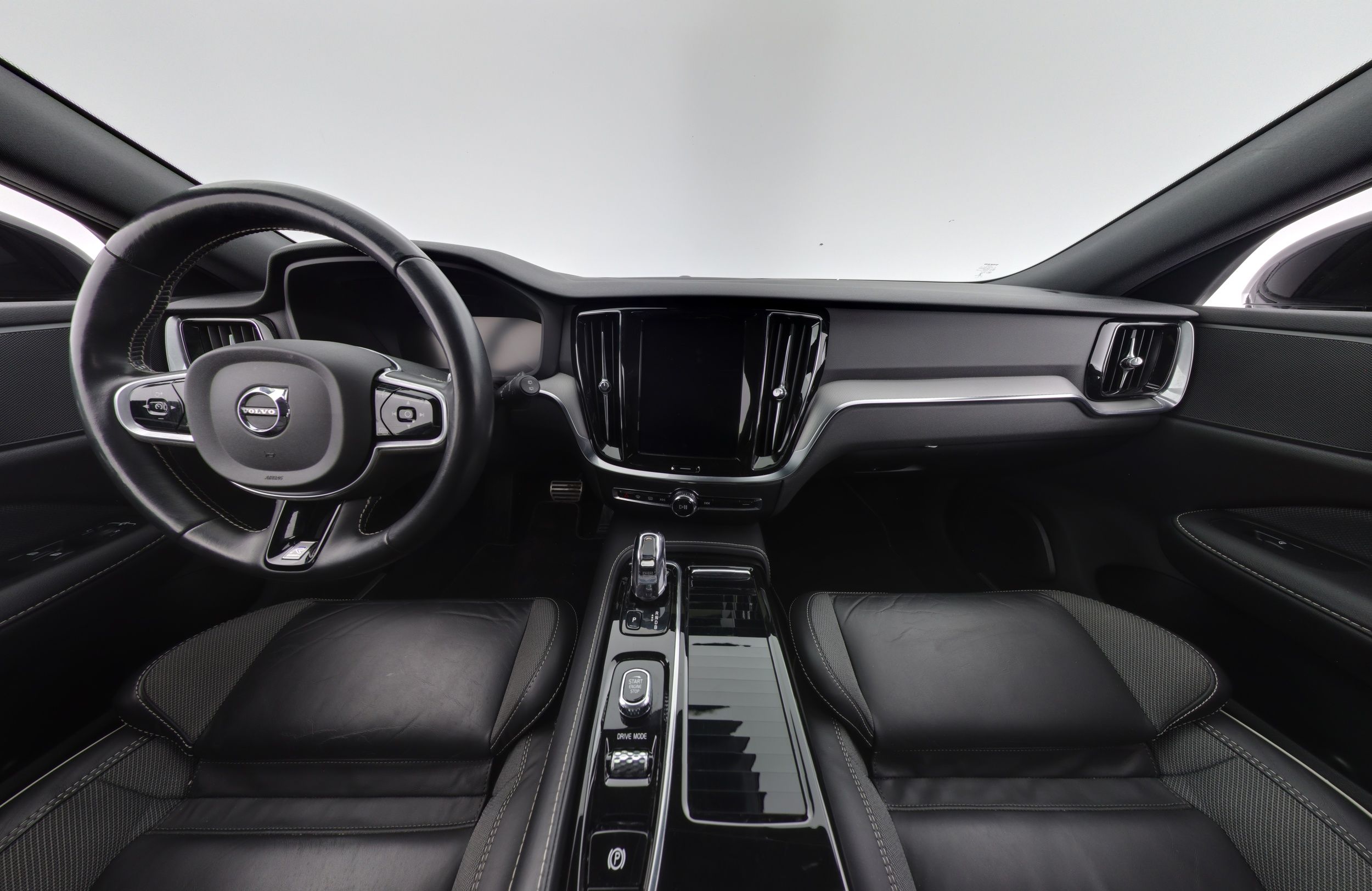 Volvo V60 T8 AWD R-DESIGN aut 2019, kuva 7/35