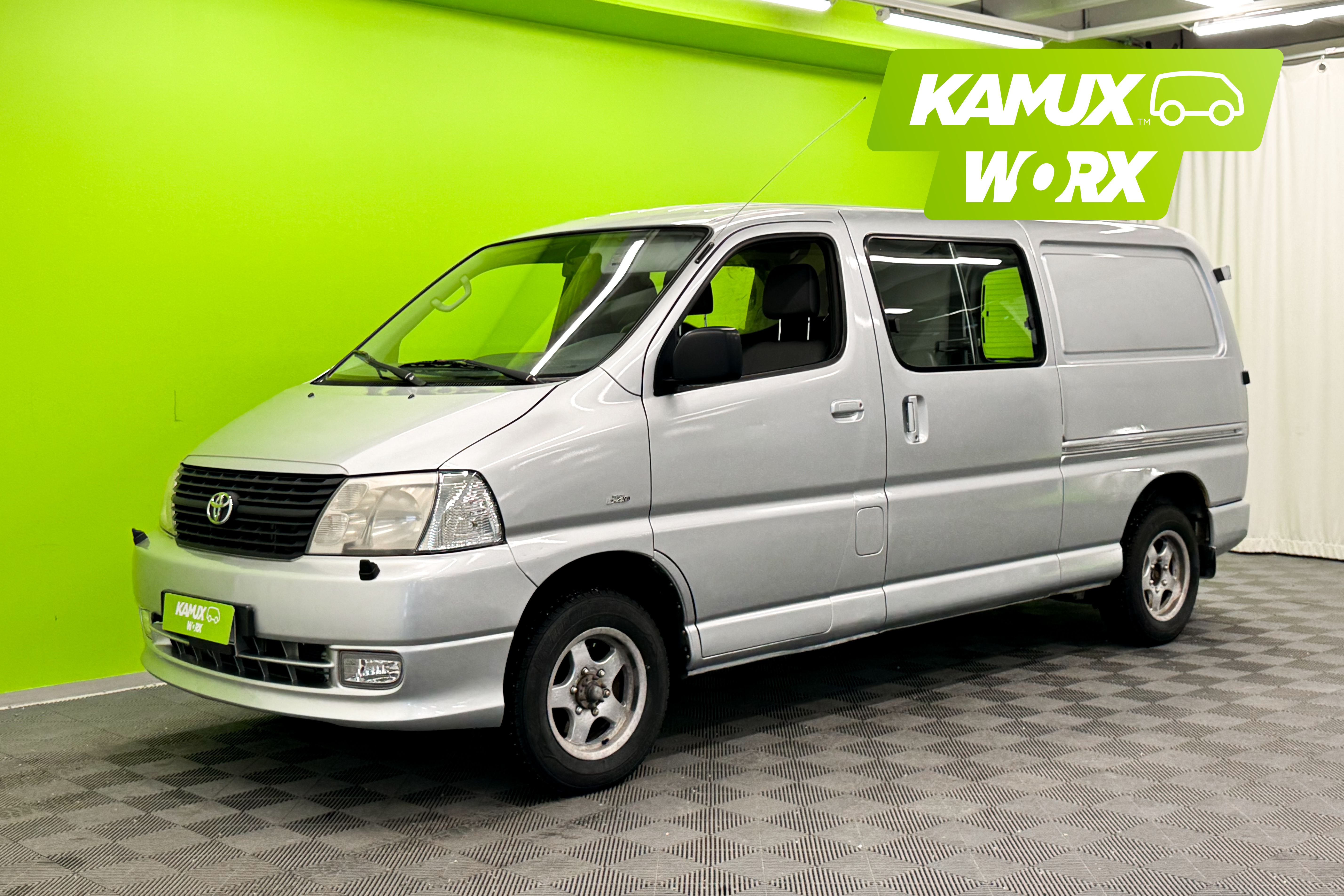 Toyota Hiace 2,5 D-4D 117 5ov pitkä 4WD 2007, kuva 5/14