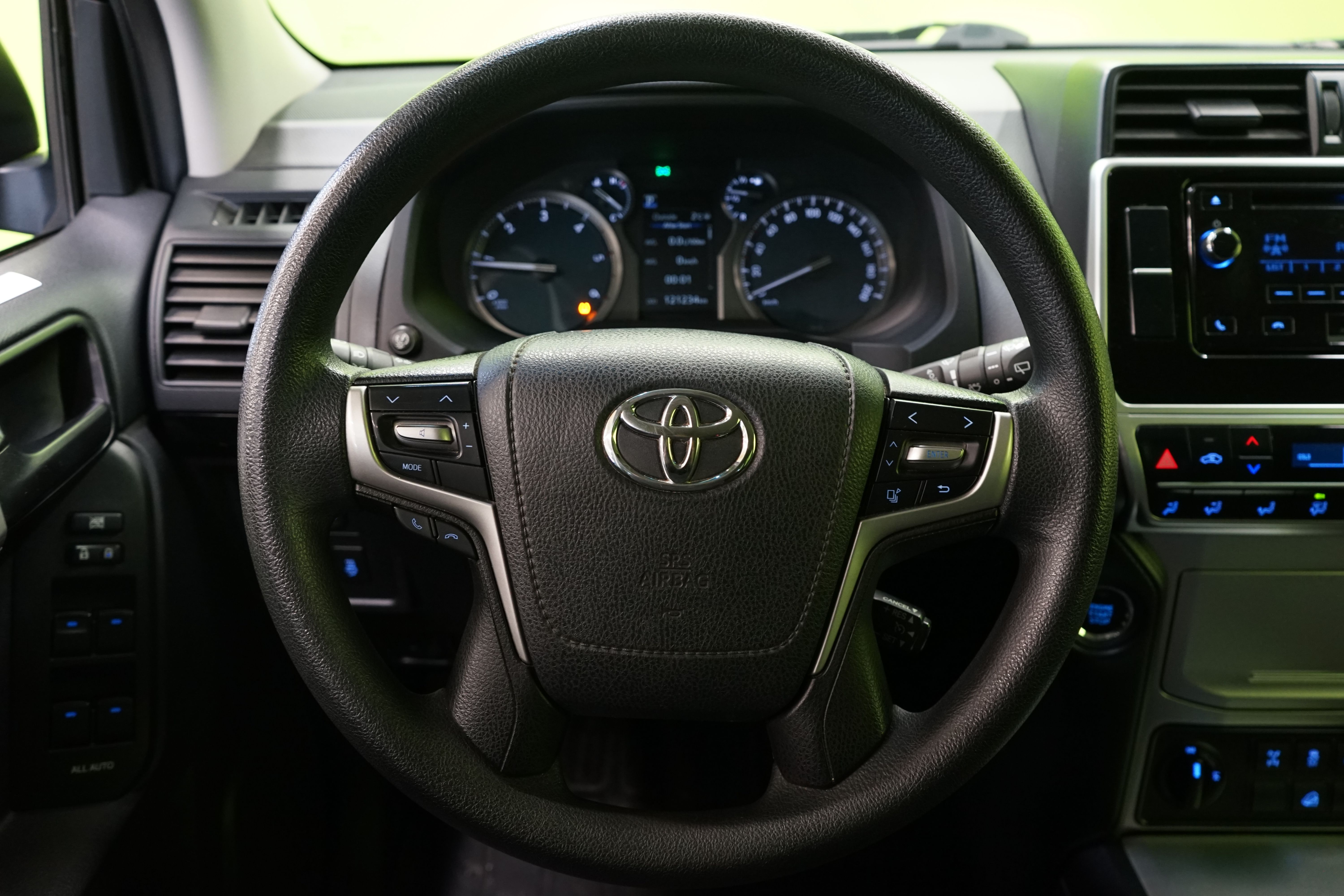 Toyota Land Cruiser 2018, kuva 7/23