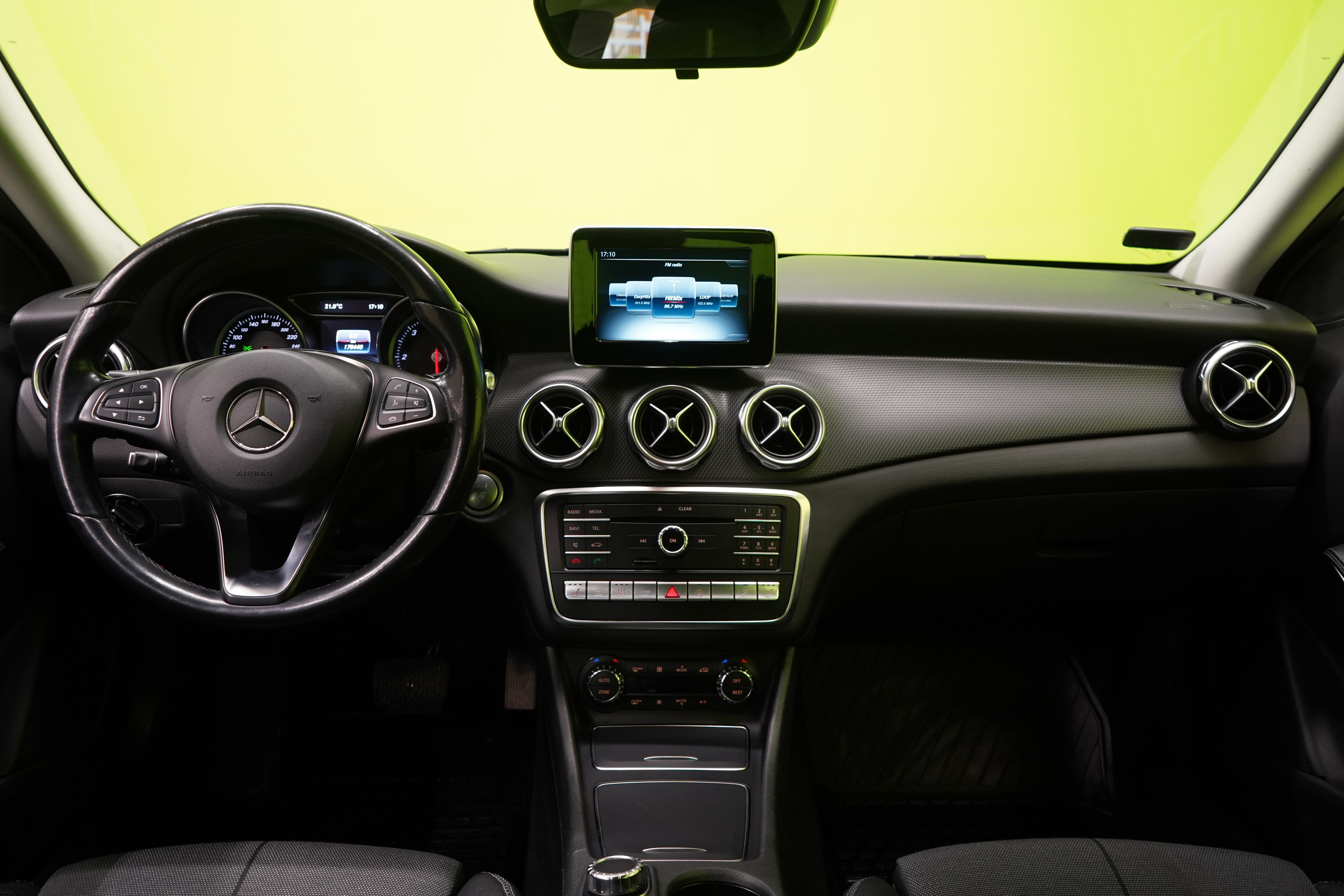 Mercedes-Benz GLA 2019, kuva 7/25
