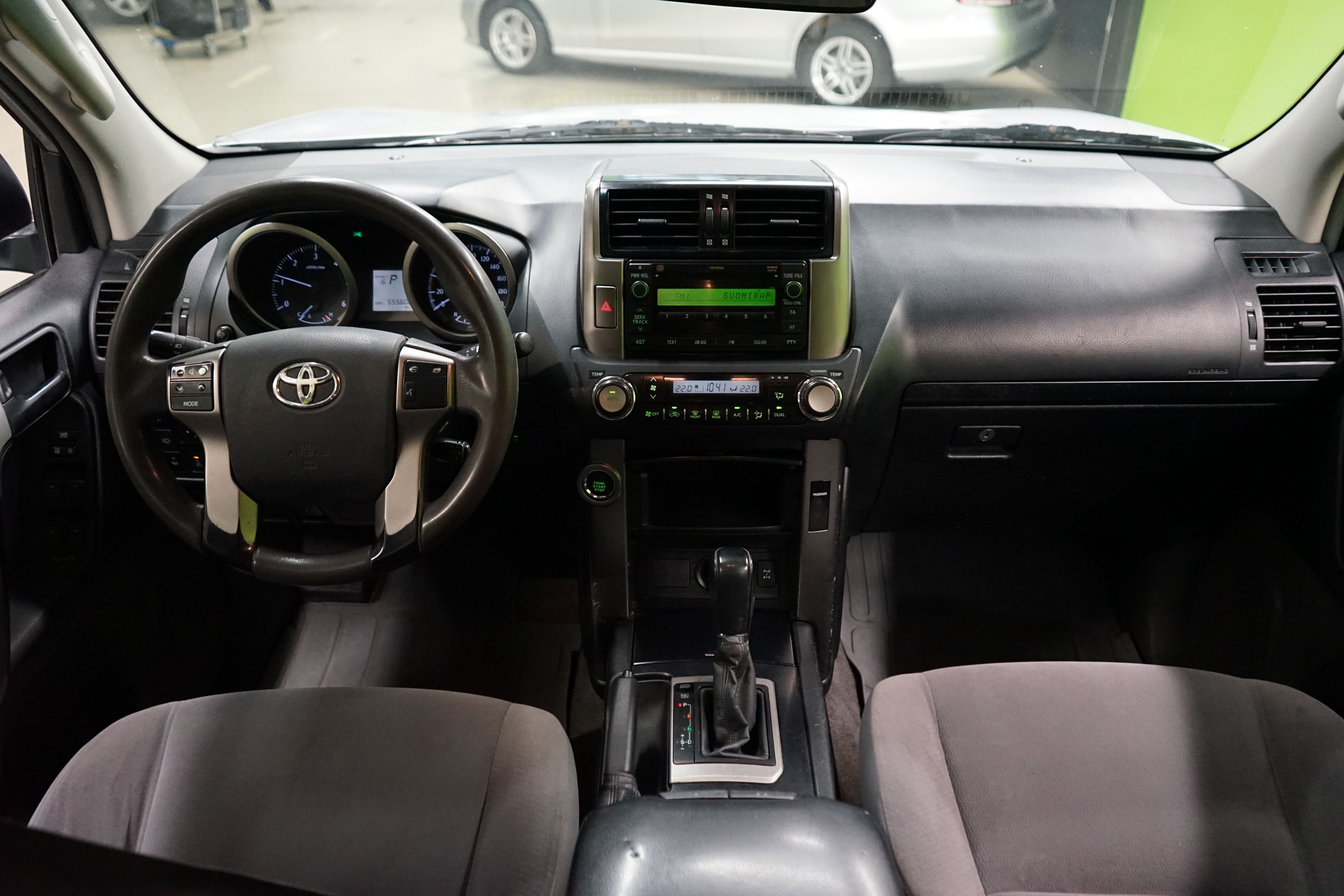 Toyota Land Cruiser 3,0 D-4D Legend aut. 2010, kuva 6/18