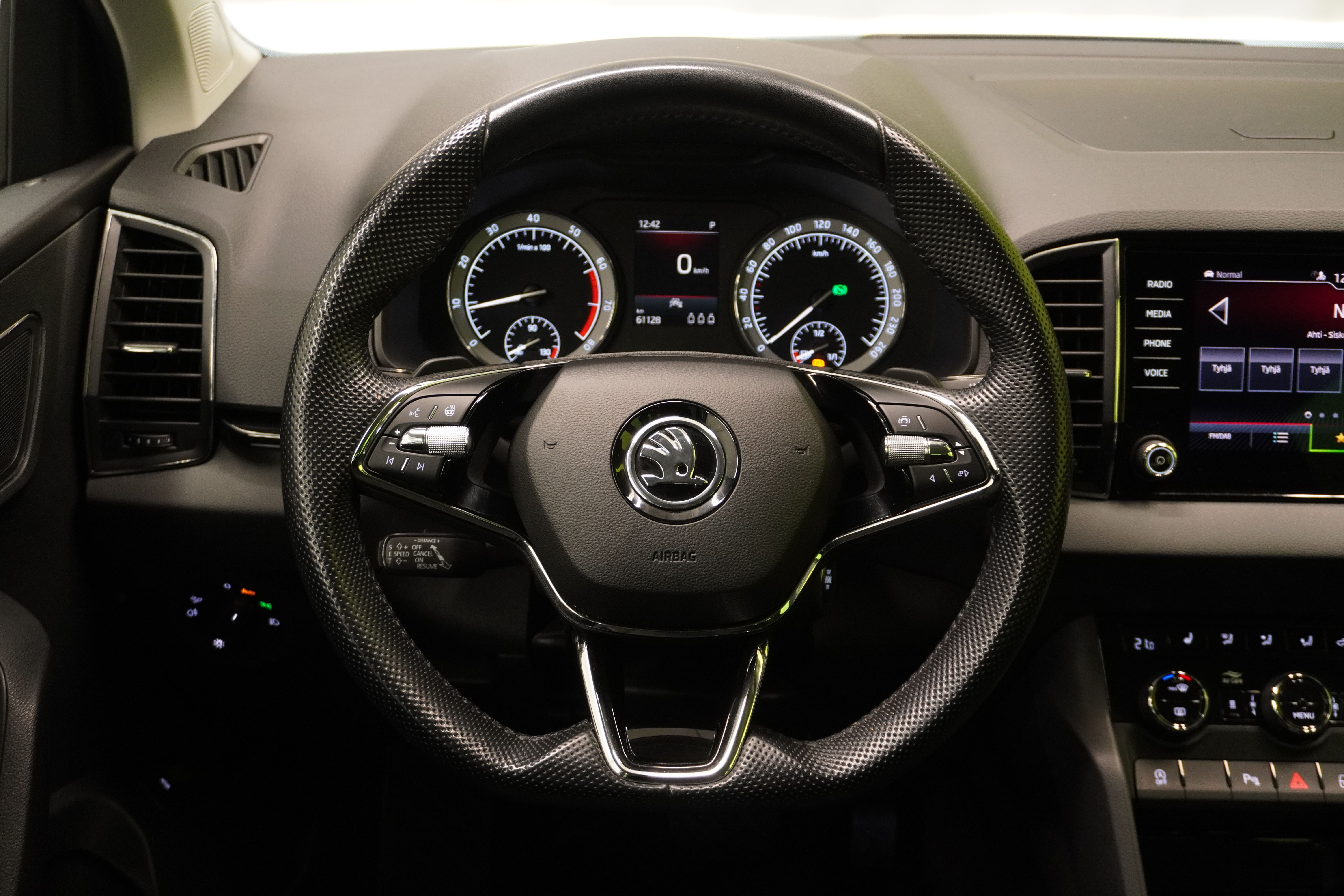 Skoda Karoq 1.5 TSI Style DSG Autom 2023, kuva 7/21