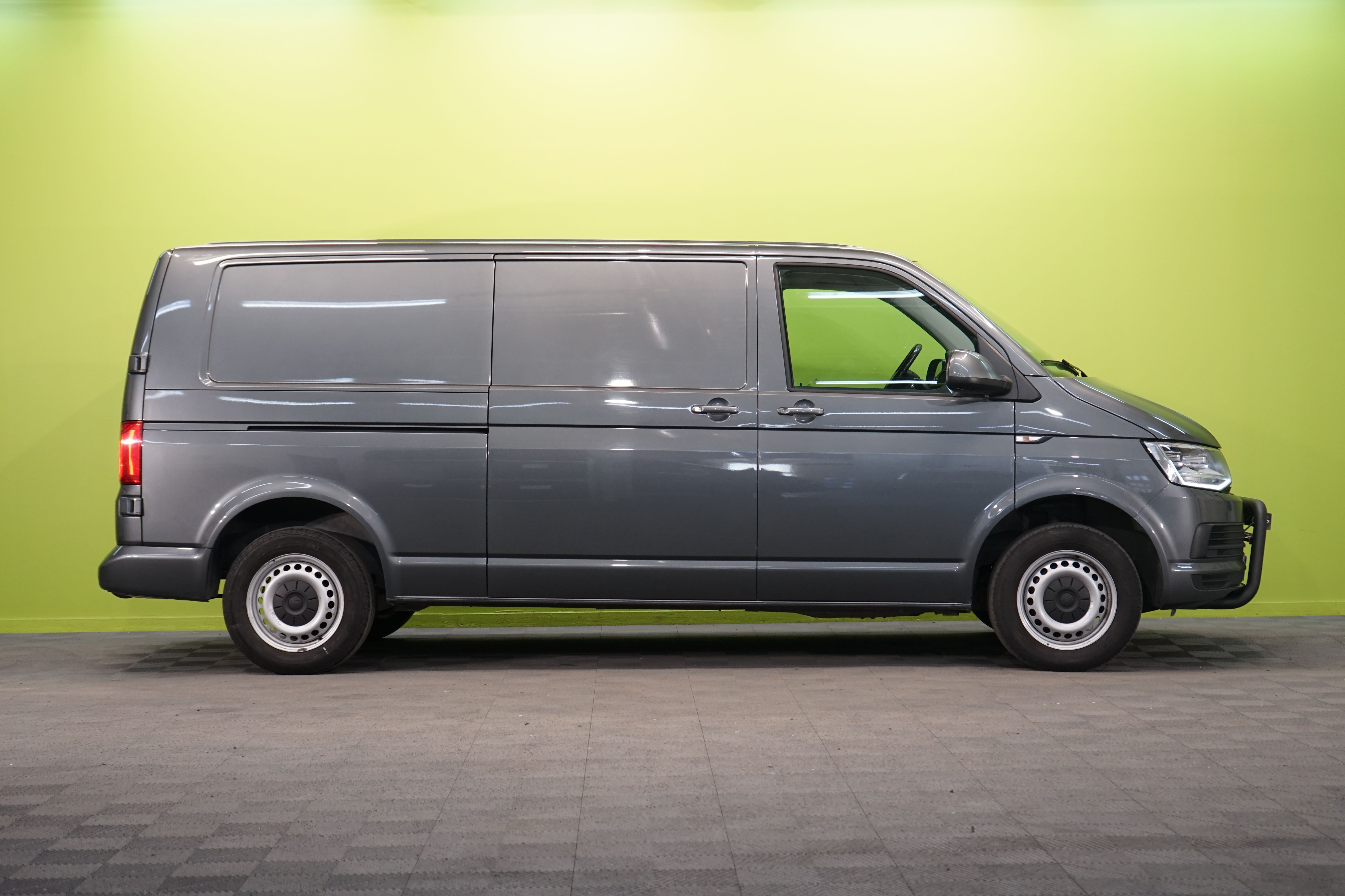 Volkswagen Transporter 2019, kuva 2/12