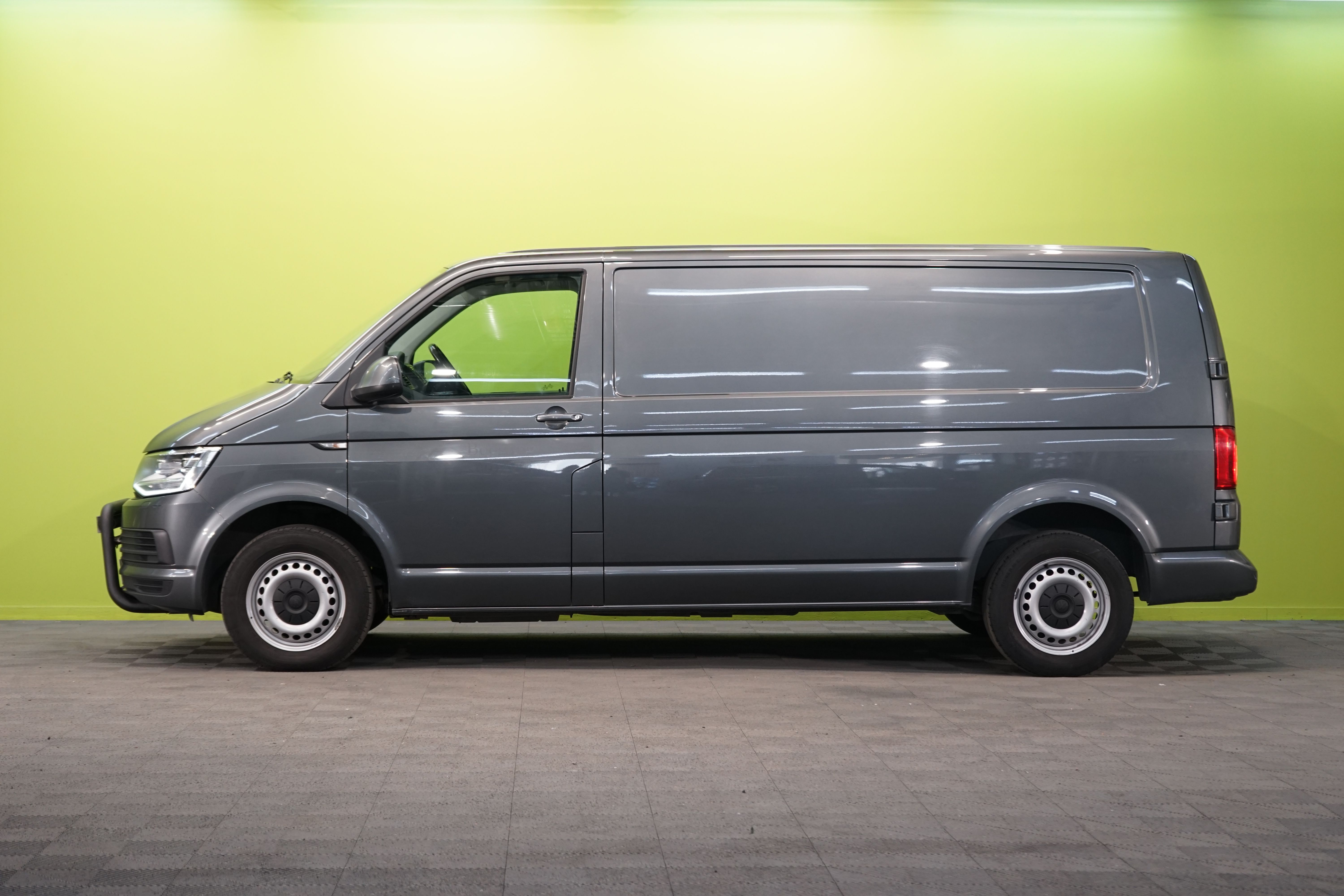 Volkswagen Transporter 2019, kuva 3/12