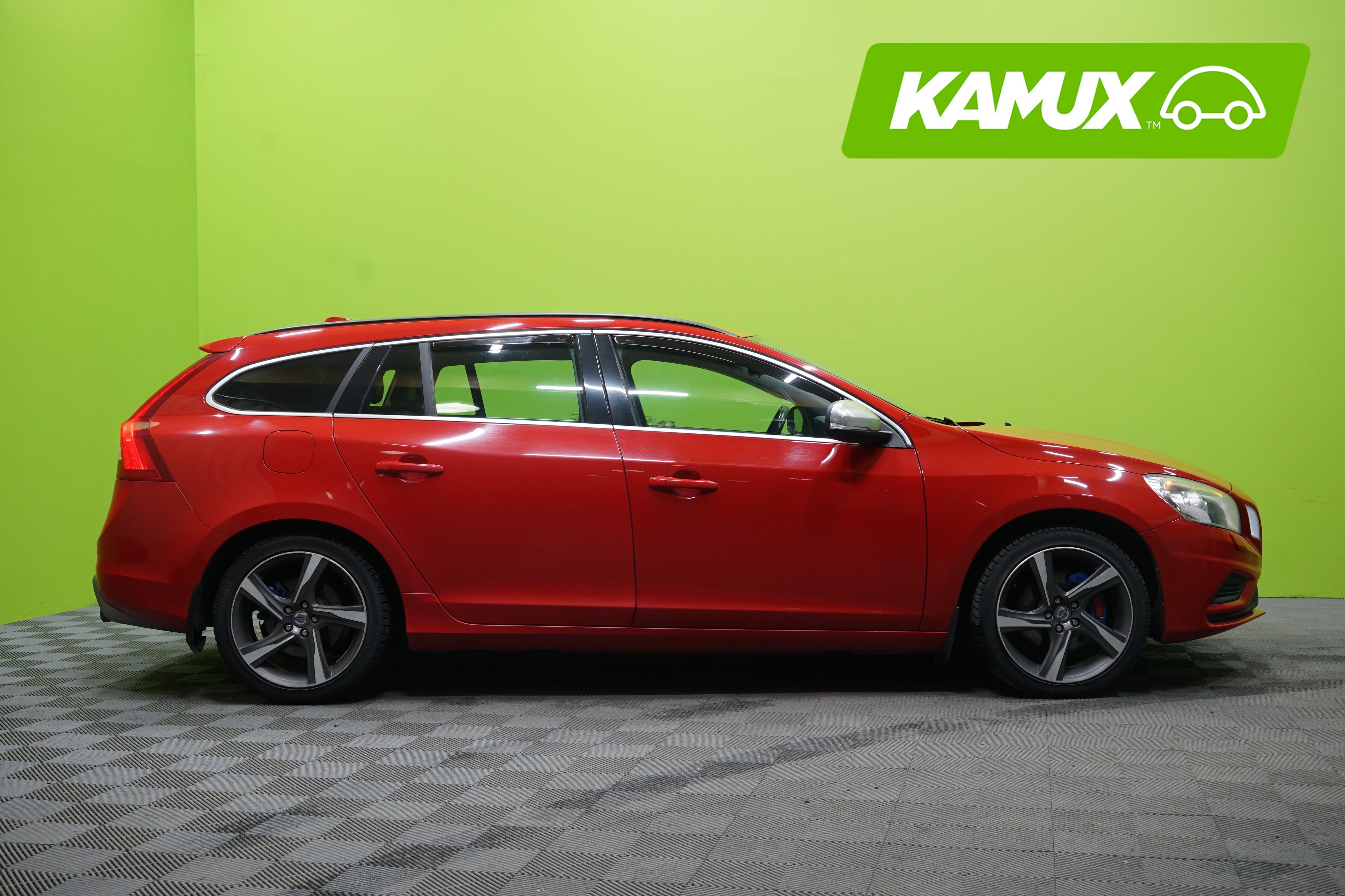 Volvo V60 D5 AWD R-Design aut 2012, kuva 2/24